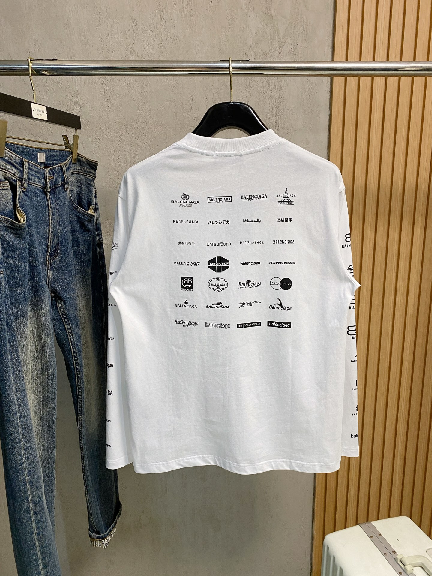 高版本 巴黎 2025新款经典圆领长袖 时尚百搭经典元素打造精致工艺专柜面料，顶级元素融合打造，经典短袖