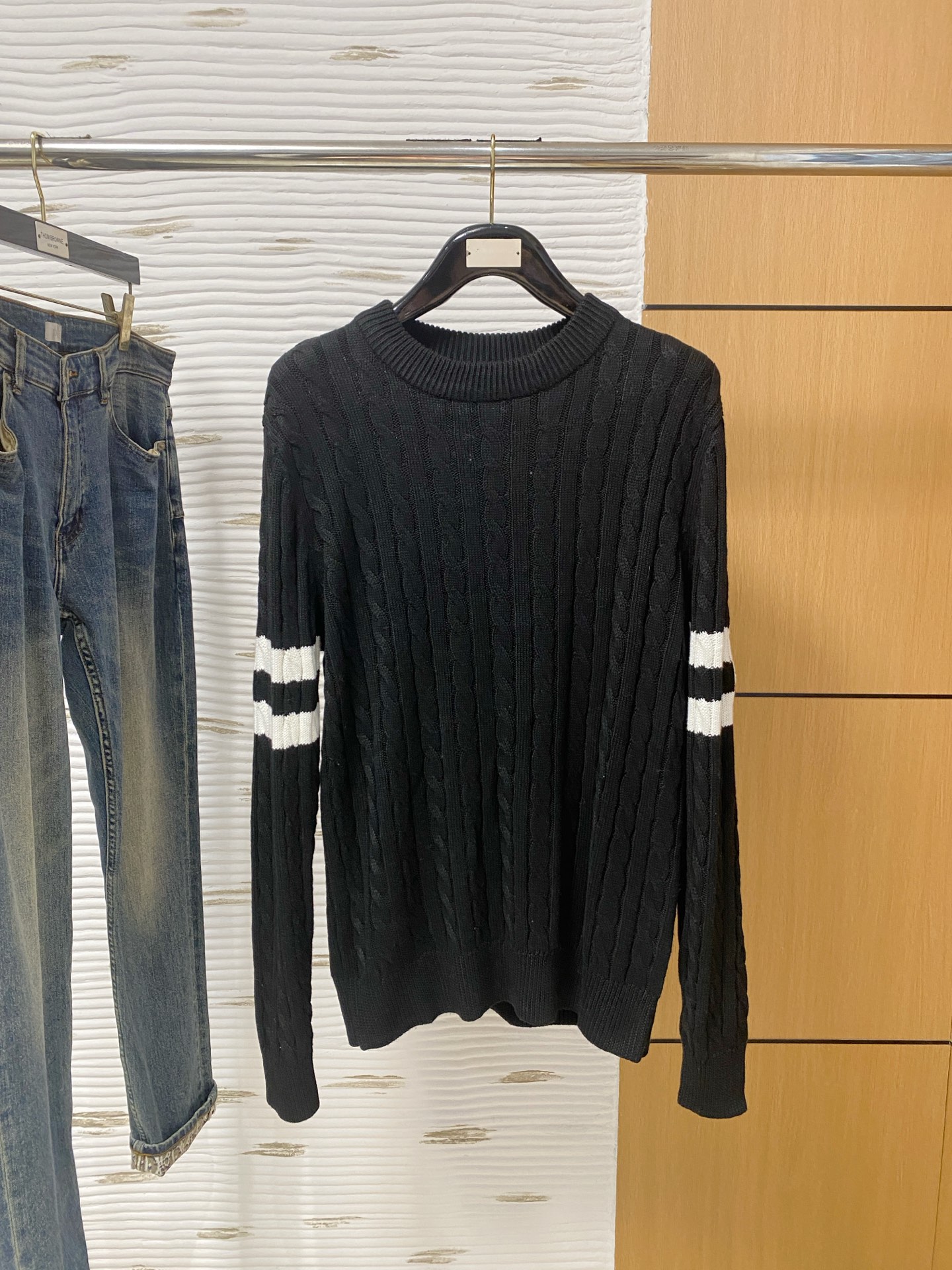 Moncler Wollen Blend Trui met Ronde Hals - Comfortabel en Warm