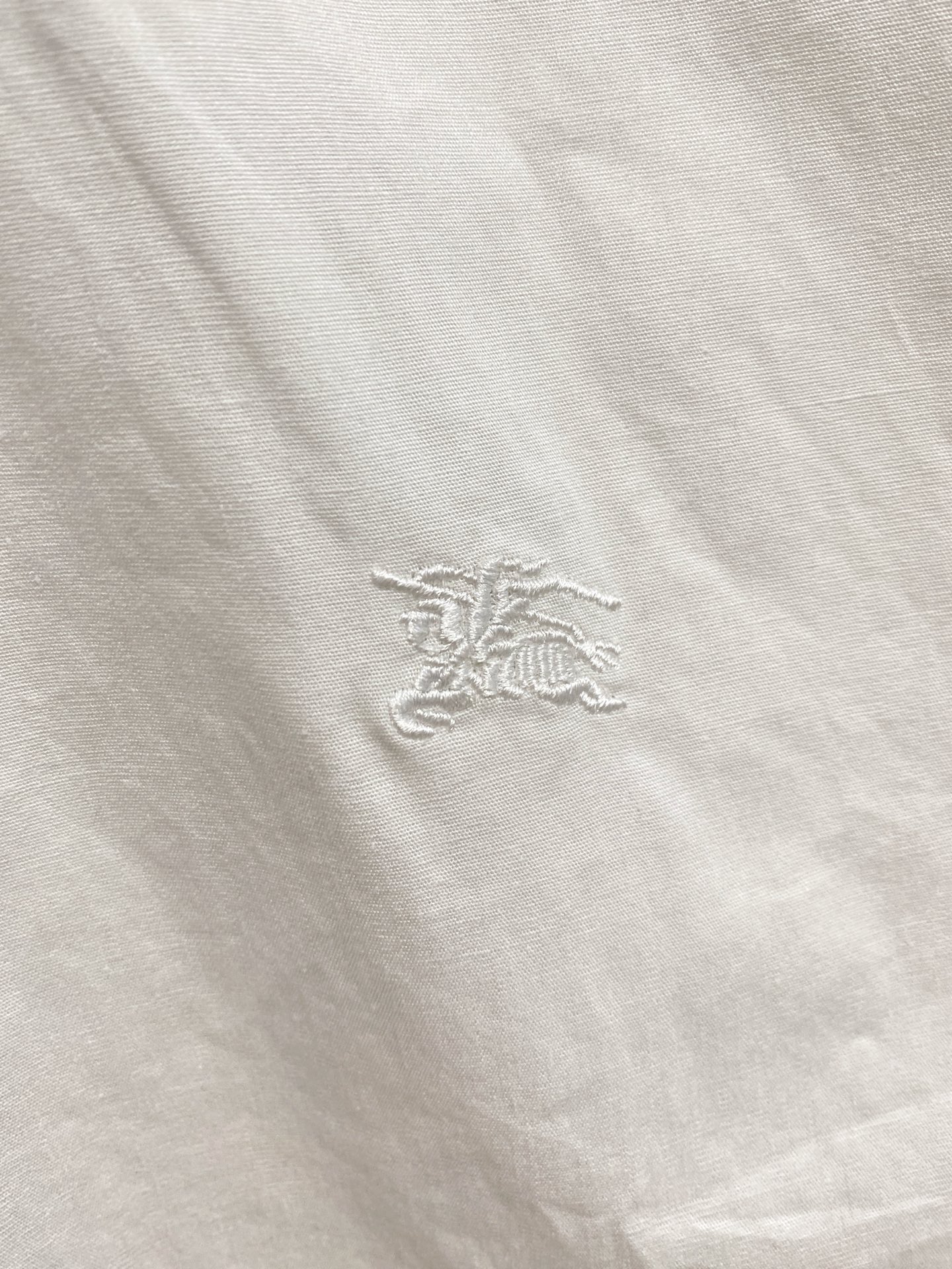 巴宝莉 2025ss春夏时尚大爆款短袖衬衫，贸易公司渠道货，品相完美如斯，属于入柜级别，可预见性的爆款，