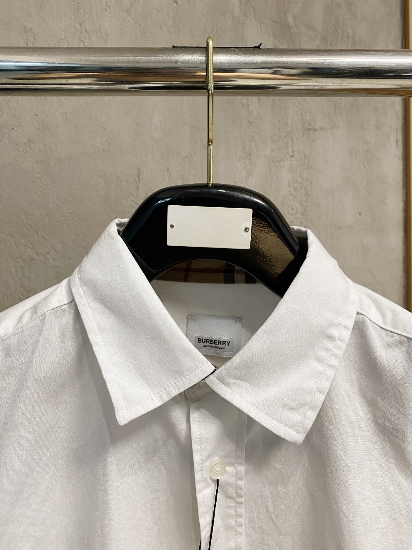 巴宝莉 2025ss春夏时尚大爆款短袖衬衫，贸易公司渠道货，品相完美如斯，属于入柜级别，可预见性的爆款，