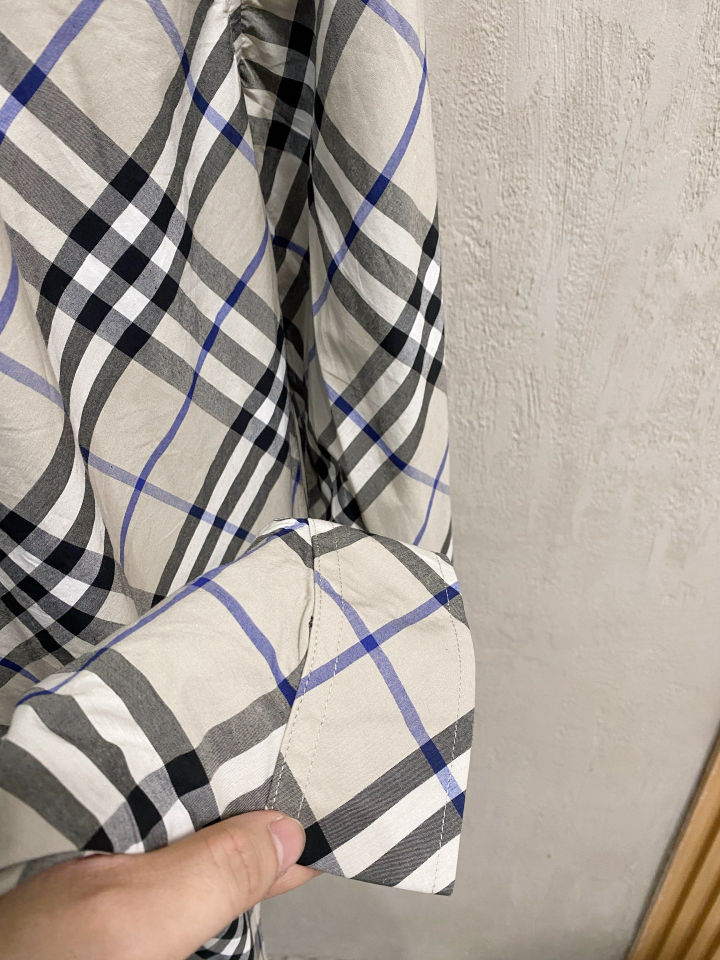 巴宝莉 2025ss春夏时尚大爆款短袖衬衫，贸易公司渠道货，品相完美如斯，属于入柜级别，可预见性的爆款，