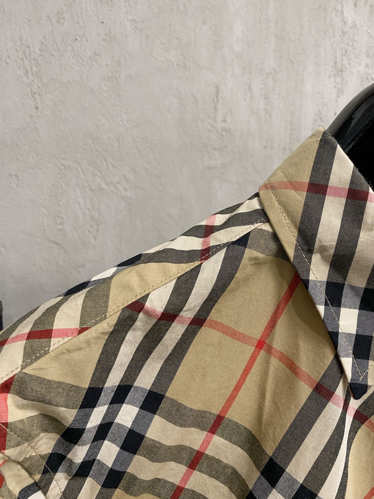 巴宝莉 2025ss春夏时尚大爆款短袖衬衫，贸易公司渠道货，品相完美如斯，属于入柜级别，可预见性的爆款，