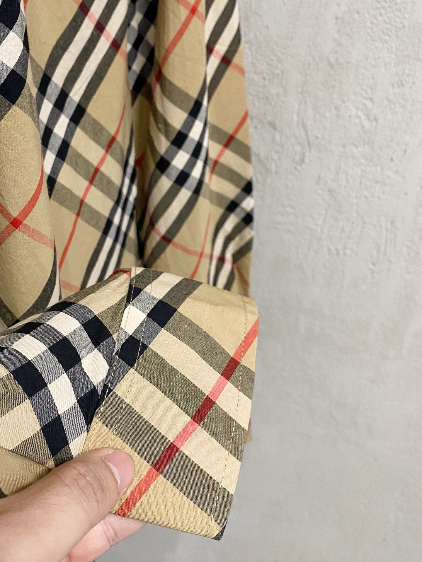 巴宝莉 2025ss春夏时尚大爆款短袖衬衫，贸易公司渠道货，品相完美如斯，属于入柜级别，可预见性的爆款，