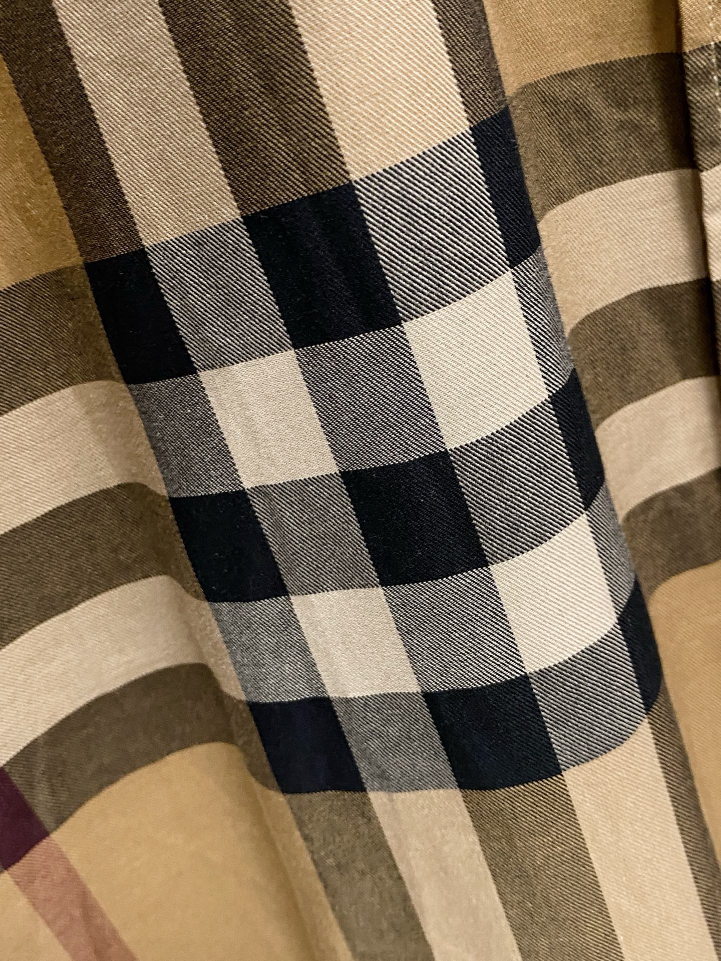 巴宝莉 2025ss春夏时尚大爆款短袖衬衫，贸易公司渠道货，品相完美如斯，属于入柜级别，可预见性的爆款，