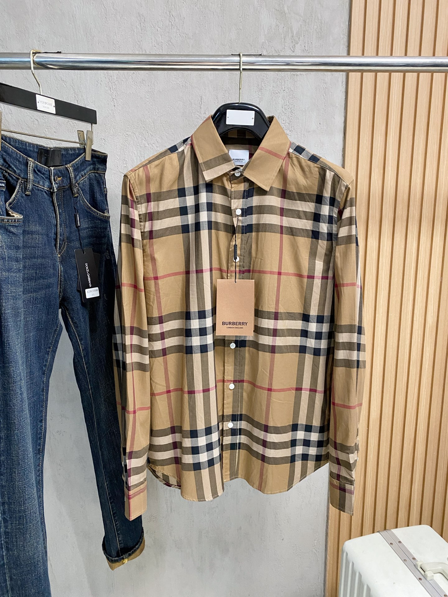 巴宝莉 2025ss春夏时尚大爆款短袖衬衫，贸易公司渠道货，品相完美如斯，属于入柜级别，可预见性的爆款，