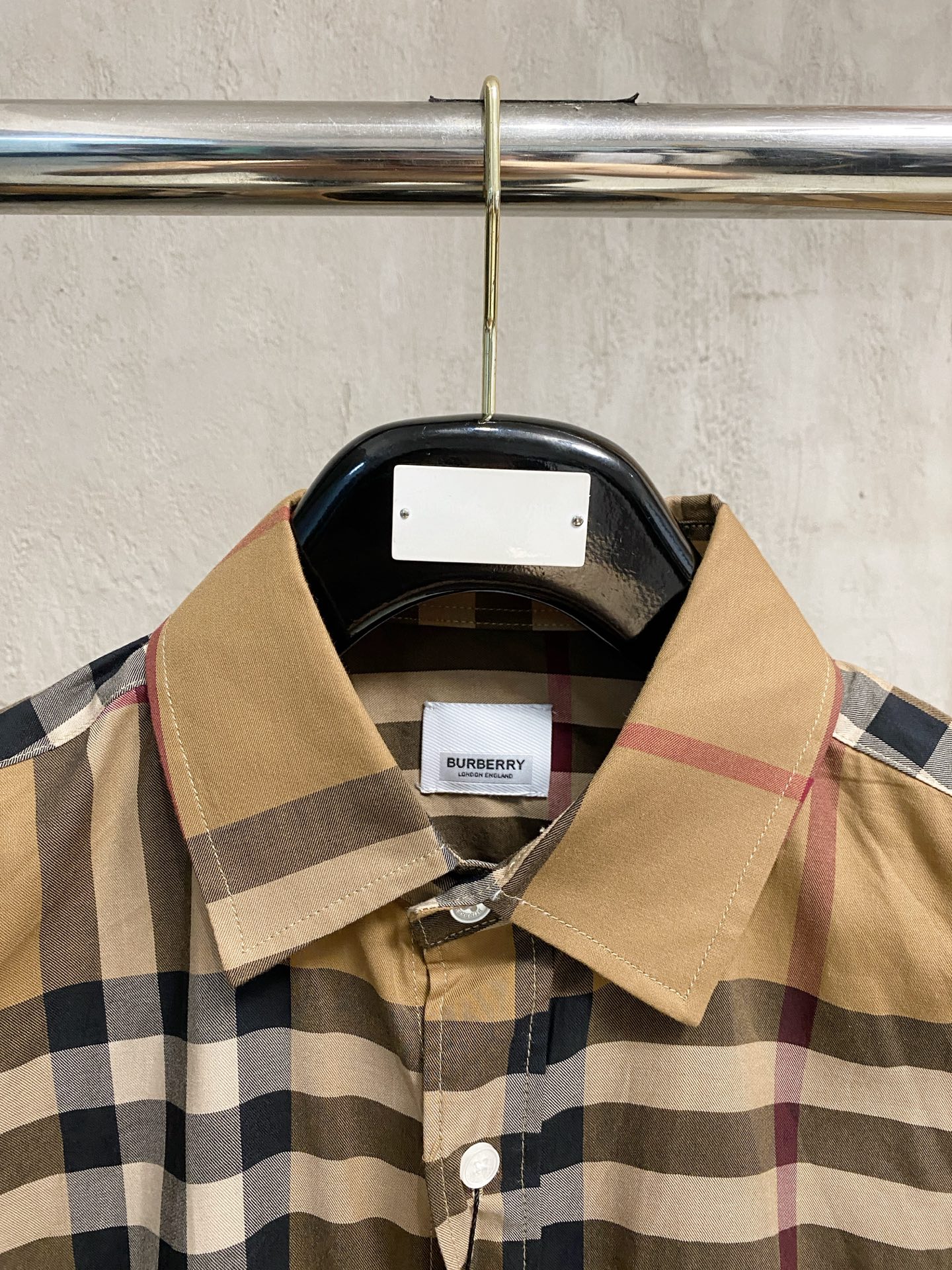 巴宝莉 2025ss春夏时尚大爆款短袖衬衫，贸易公司渠道货，品相完美如斯，属于入柜级别，可预见性的爆款，