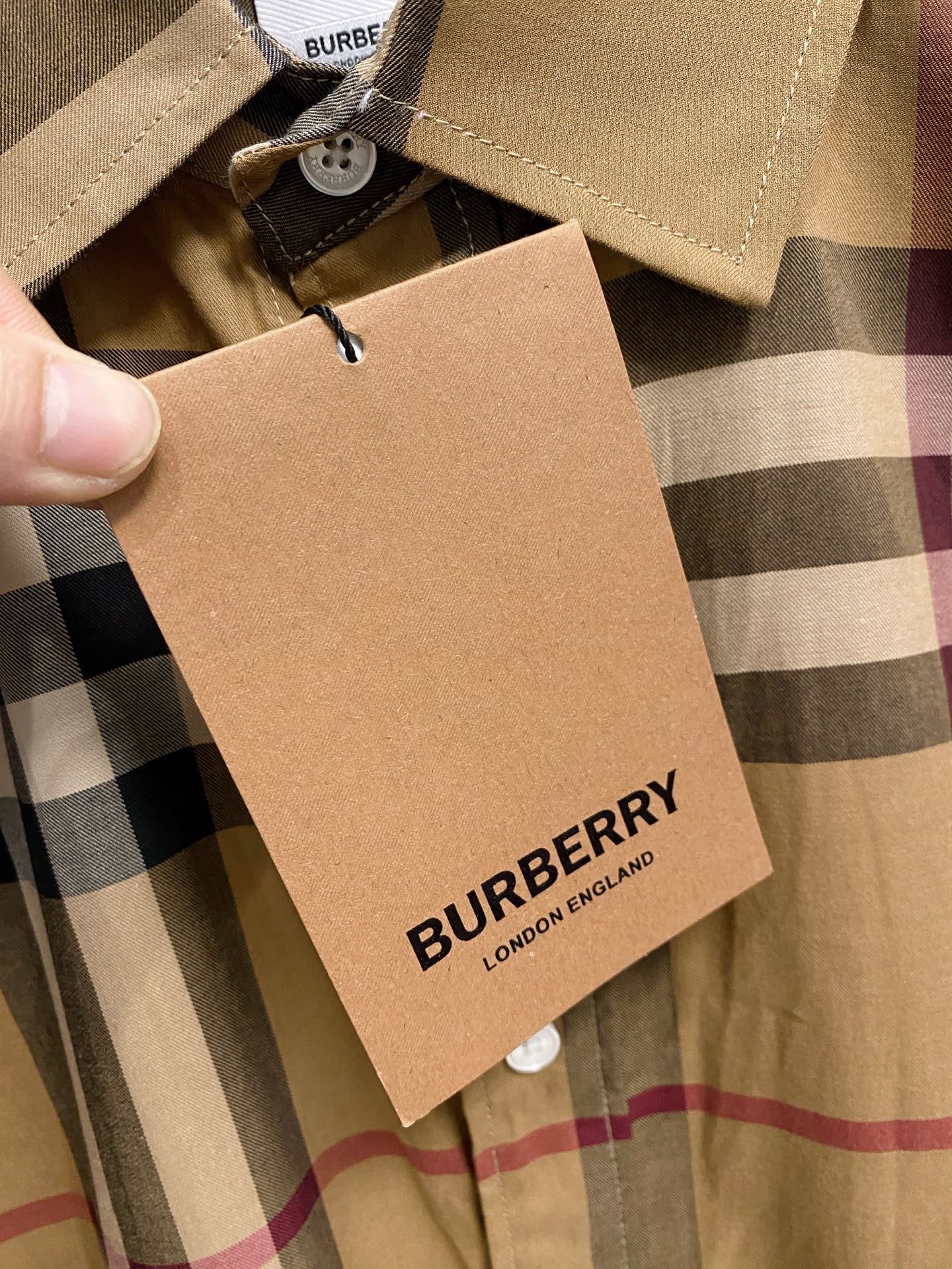 巴宝莉 2025ss春夏时尚大爆款短袖衬衫，贸易公司渠道货，品相完美如斯，属于入柜级别，可预见性的爆款，