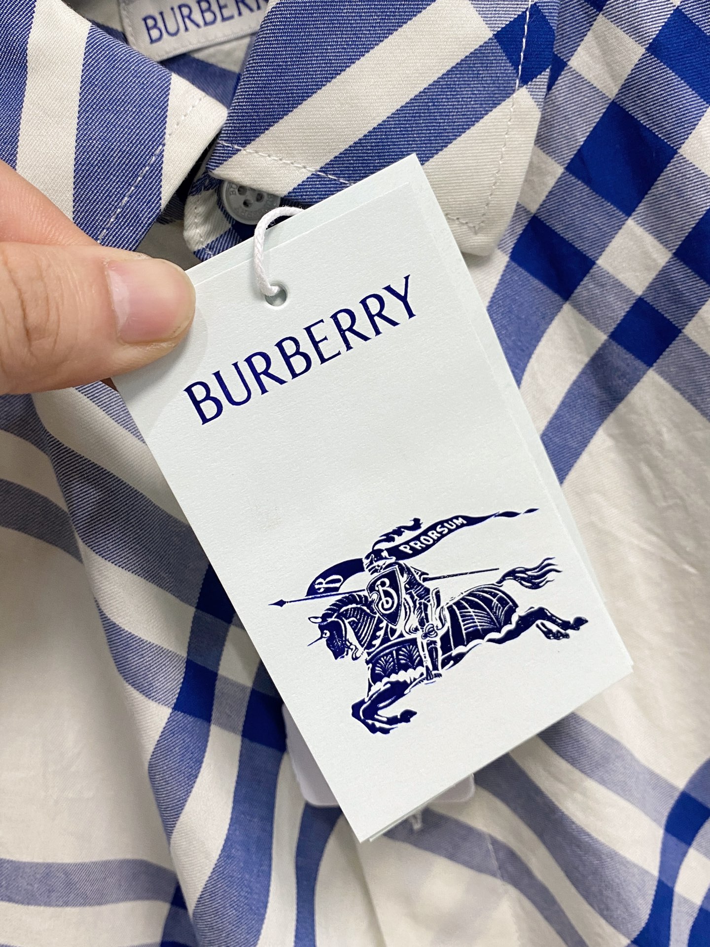 巴宝莉 2025ss春夏时尚大爆款短袖衬衫，贸易公司渠道货，品相完美如斯，属于入柜级别，可预见性的爆款，