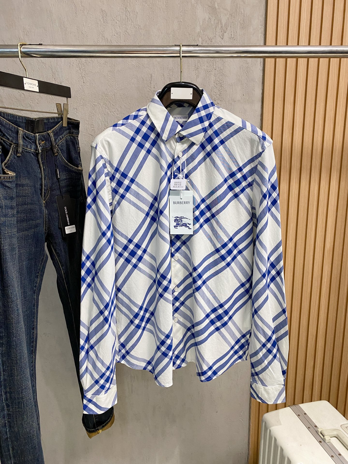 巴宝莉 2025ss春夏时尚大爆款短袖衬衫，贸易公司渠道货，品相完美如斯，属于入柜级别，可预见性的爆款，