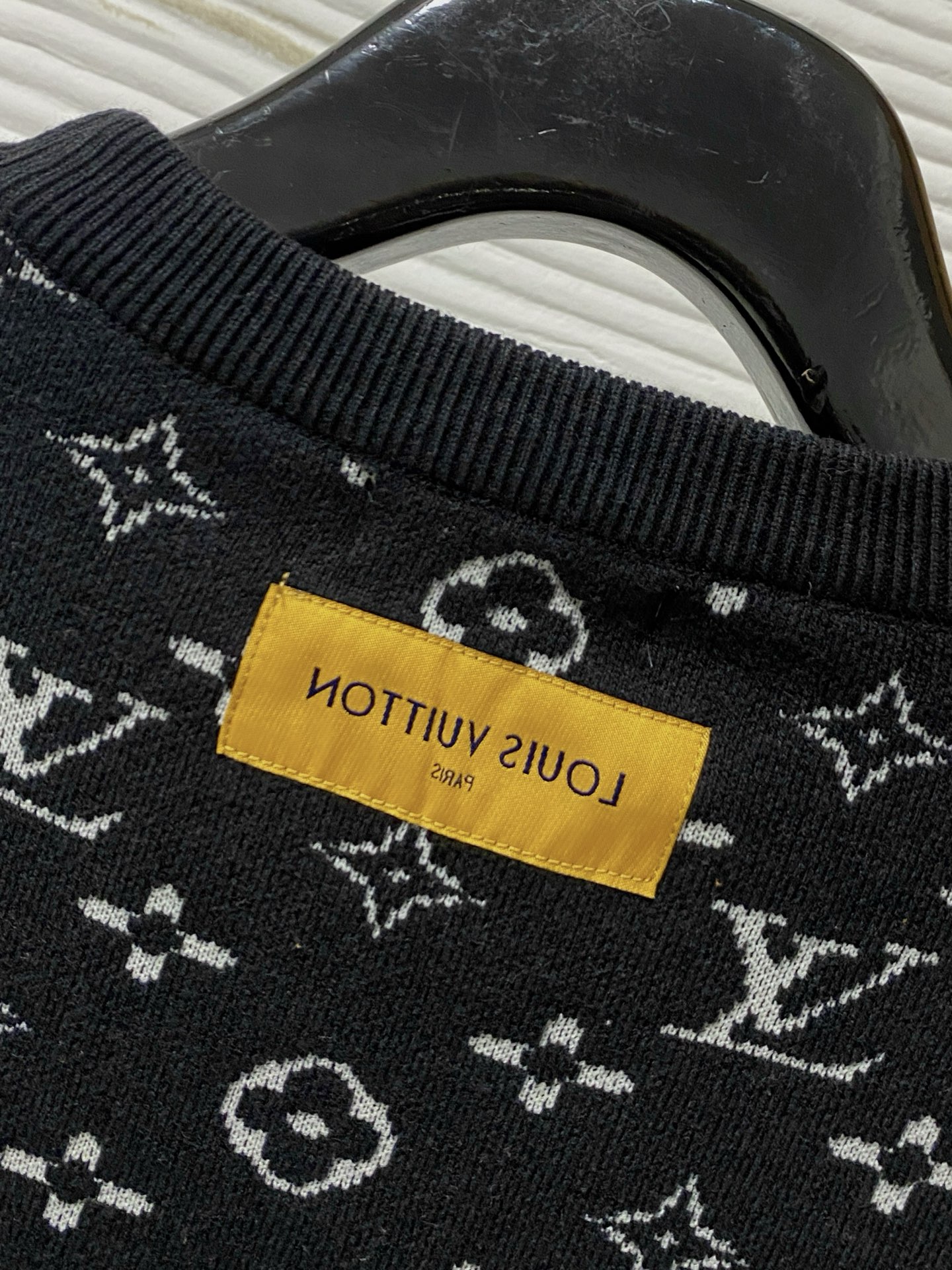 Louis Vuitton Wool Blend Crew Neck Sweater - Cozy & Stylish Knitwear 8 i1757338582586 4170 0 6