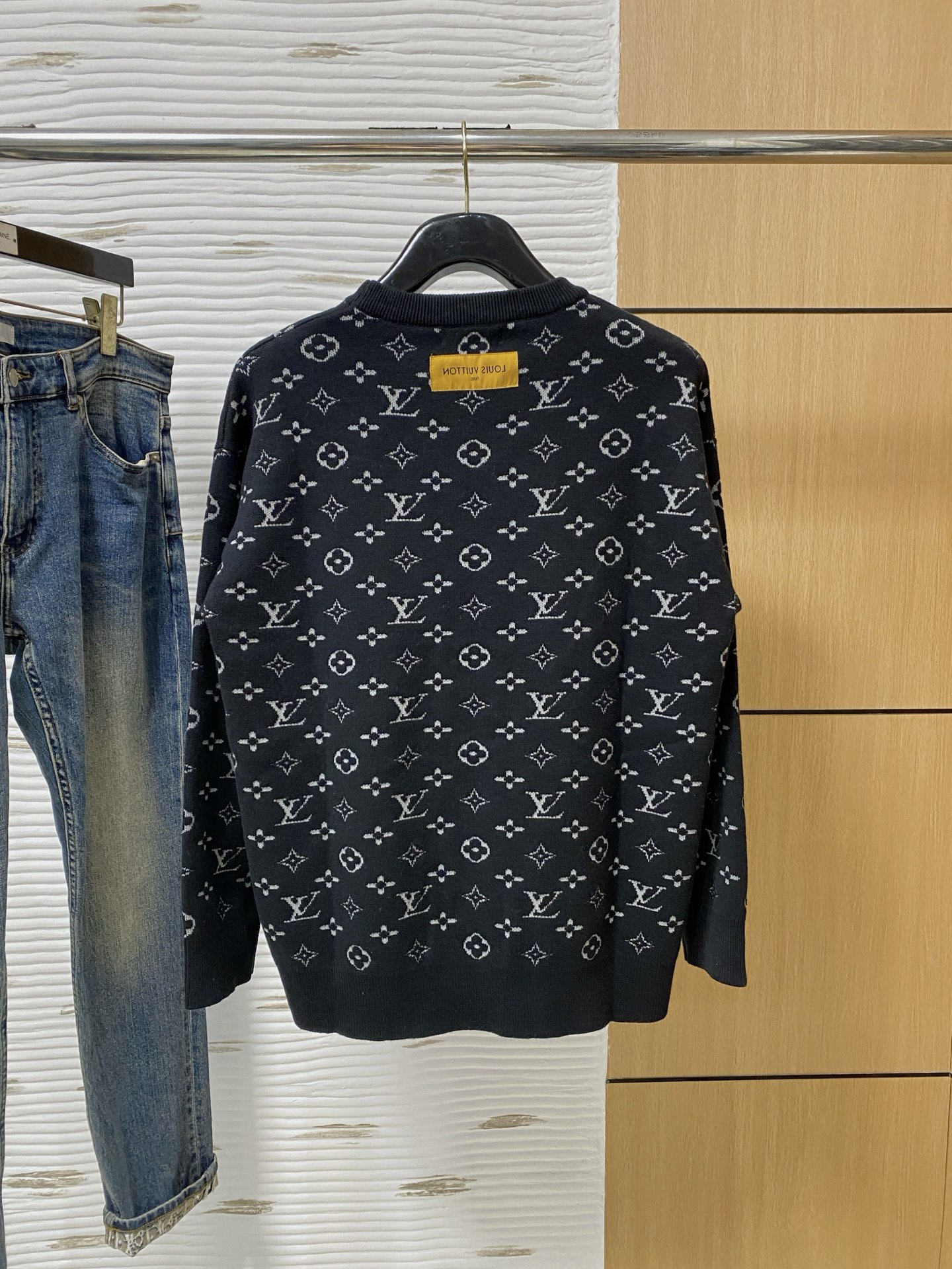 Louis Vuitton Wool Blend Crew Neck Sweater - Cozy & Stylish Knitwear 9 i1757338583780 4061 0 7