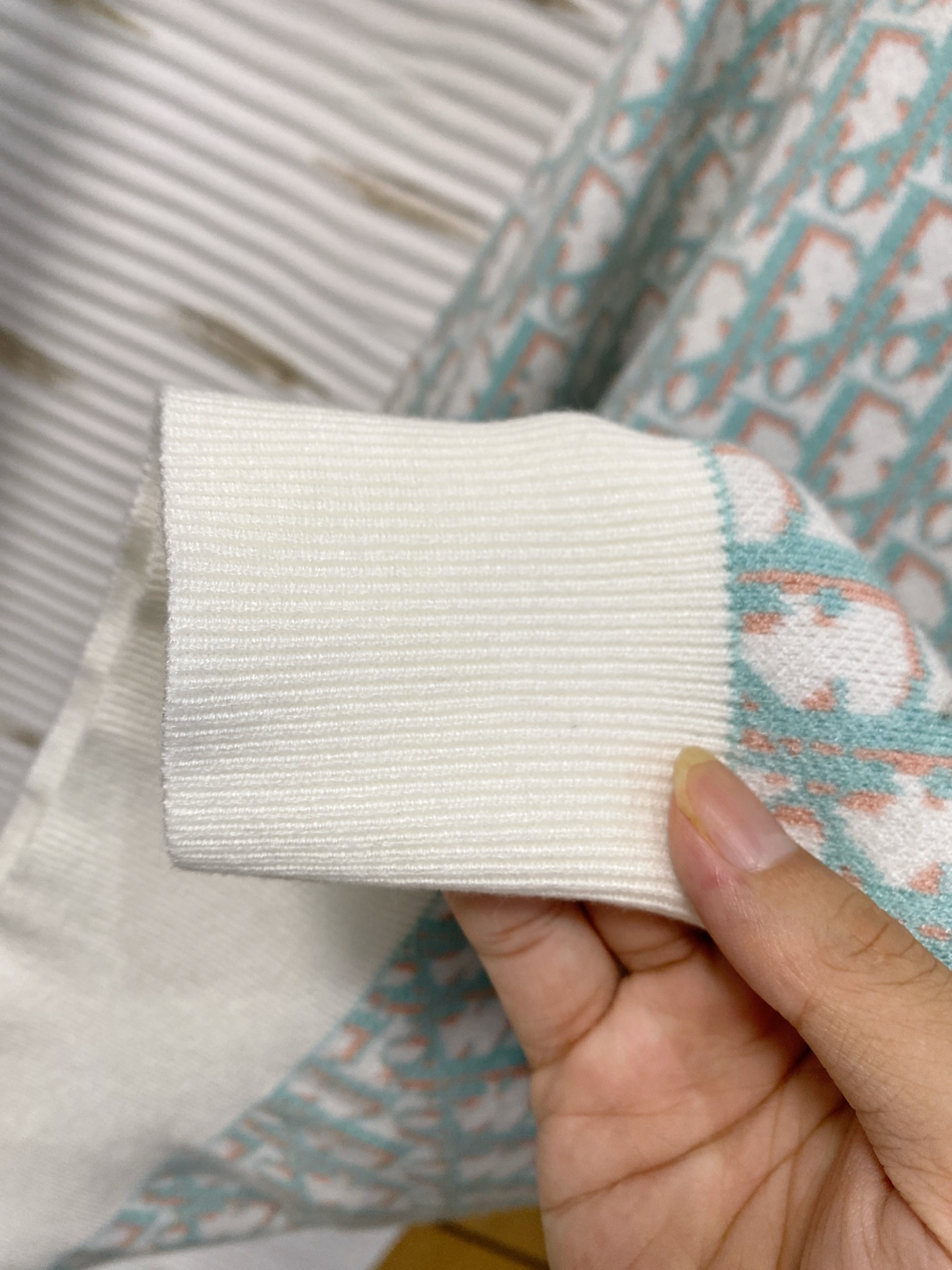 Dior 2025 Fall/Winter Wool Blend Crew Neck Knit Sweater, Comfortable & Warm 7 i1757338732125 7785 0 5