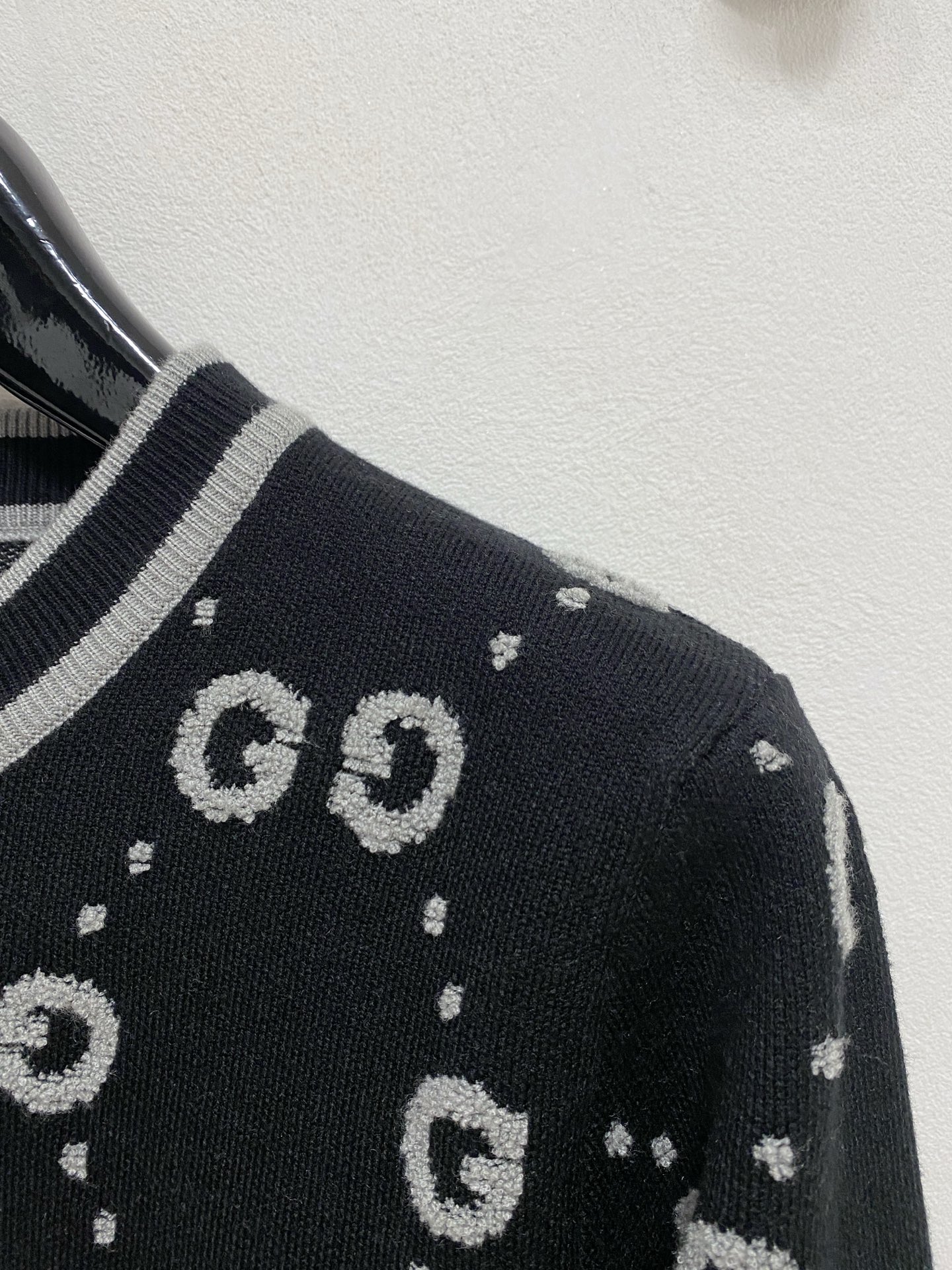 🌾 古驰 2025新款 羊毛混纺 圆领 长袖 毛衣 羊毛衫 打底衫，高端版本！专柜定制面料 透气舒适度高