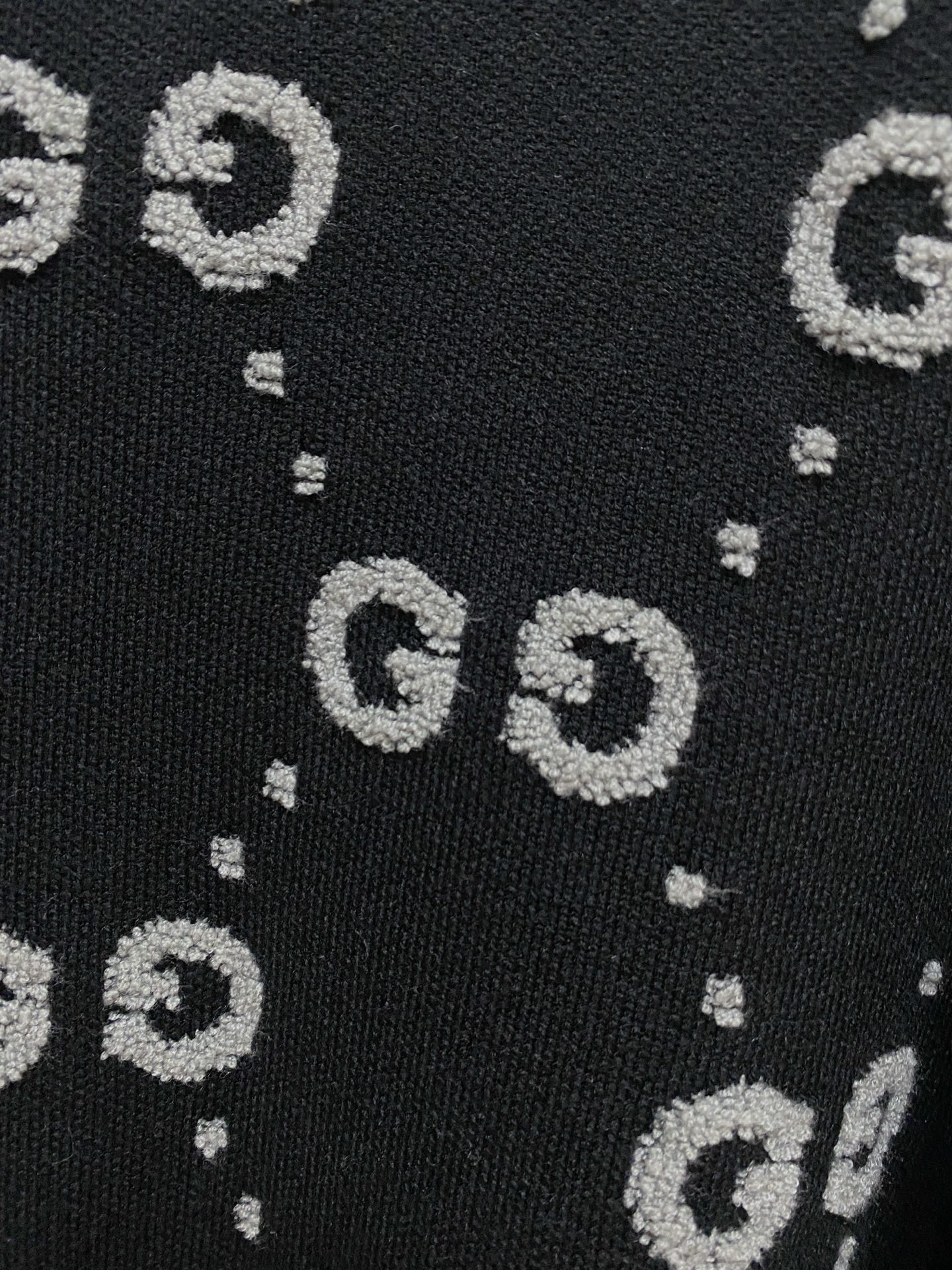 🌾 古驰 2025新款 羊毛混纺 圆领 长袖 毛衣 羊毛衫 打底衫，高端版本！专柜定制面料 透气舒适度高