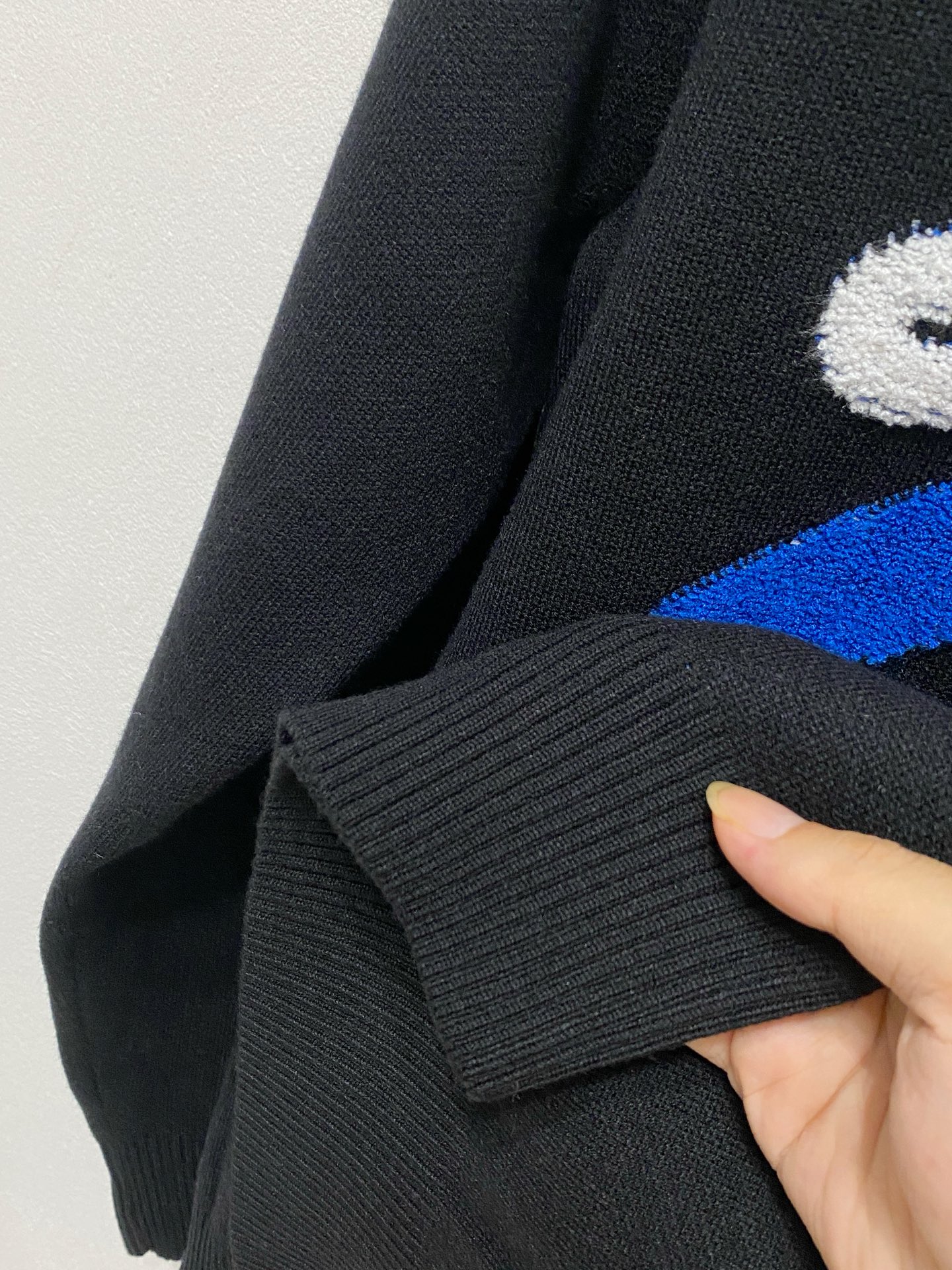 🌾 罗意威 2025新款 羊毛混纺 圆领 长袖 毛衣 羊毛衫 打底衫，高端版本！专柜定制面料 透气舒适度