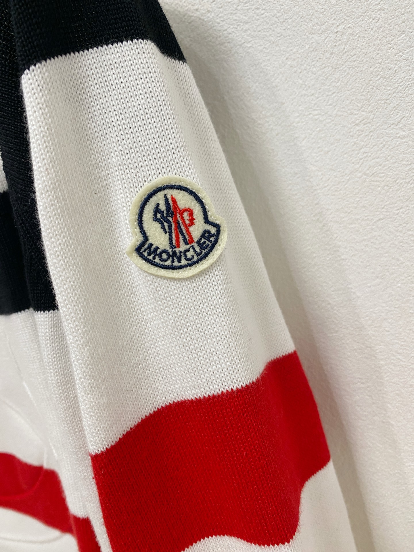 🌾 蒙口 2025新款 羊毛混纺 圆领 长袖 毛衣 羊毛衫 打底衫，高端版本！专柜定制面料 透气舒适度高