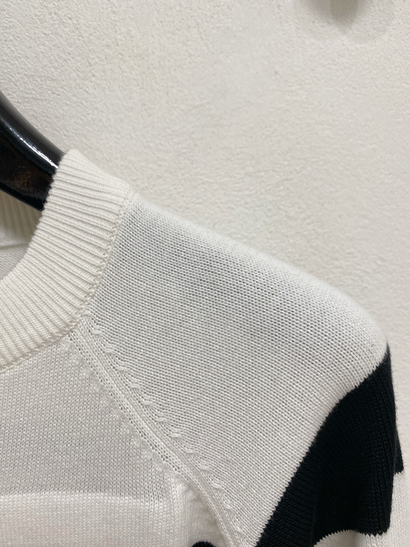 🌾 蒙口 2025新款 羊毛混纺 圆领 长袖 毛衣 羊毛衫 打底衫，高端版本！专柜定制面料 透气舒适度高