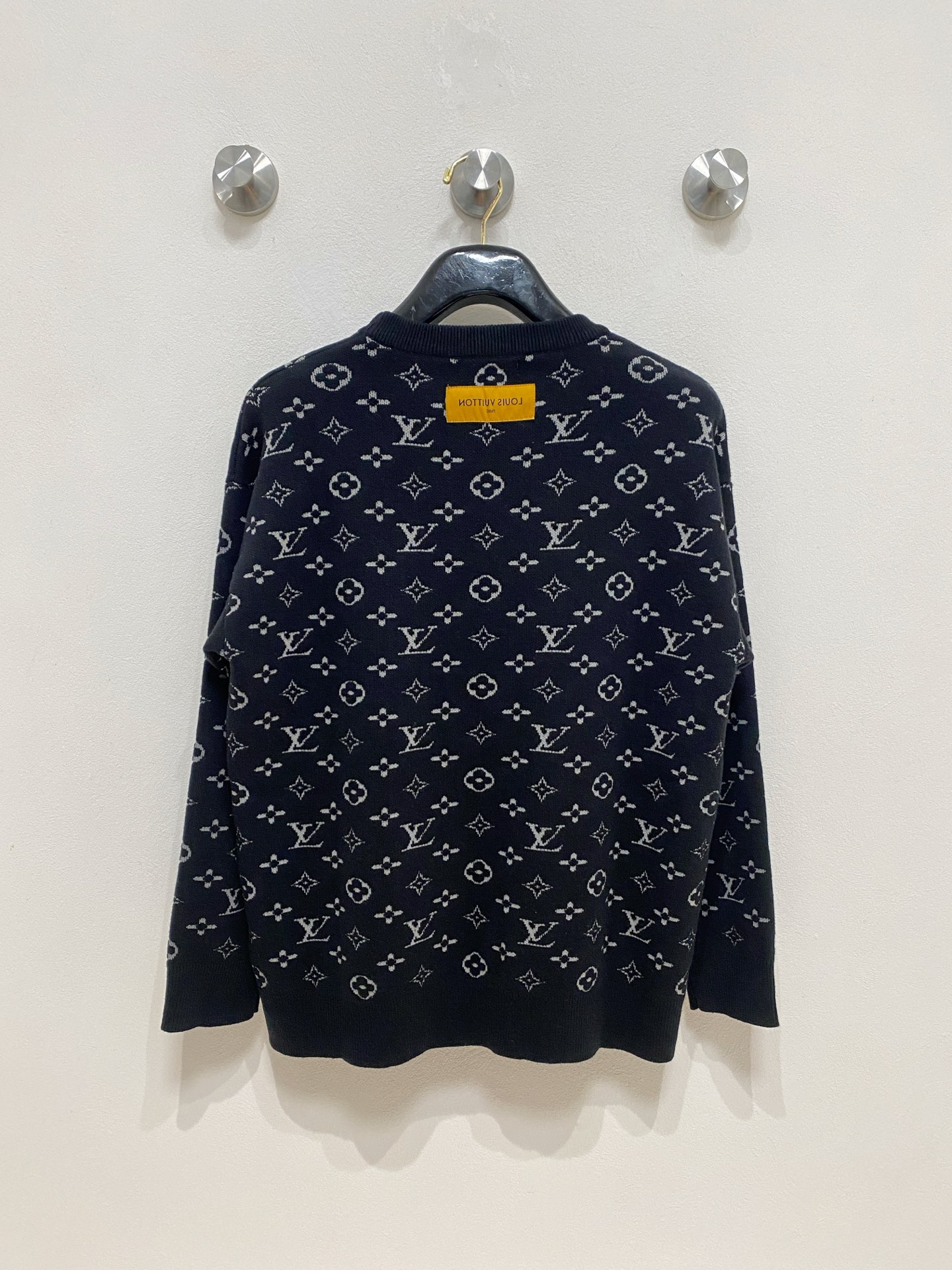 🌾 LV 2025新款 羊毛混纺 圆领 长袖 毛衣 羊毛衫 打底衫，高端版本！专柜定制面料 透气舒适度高