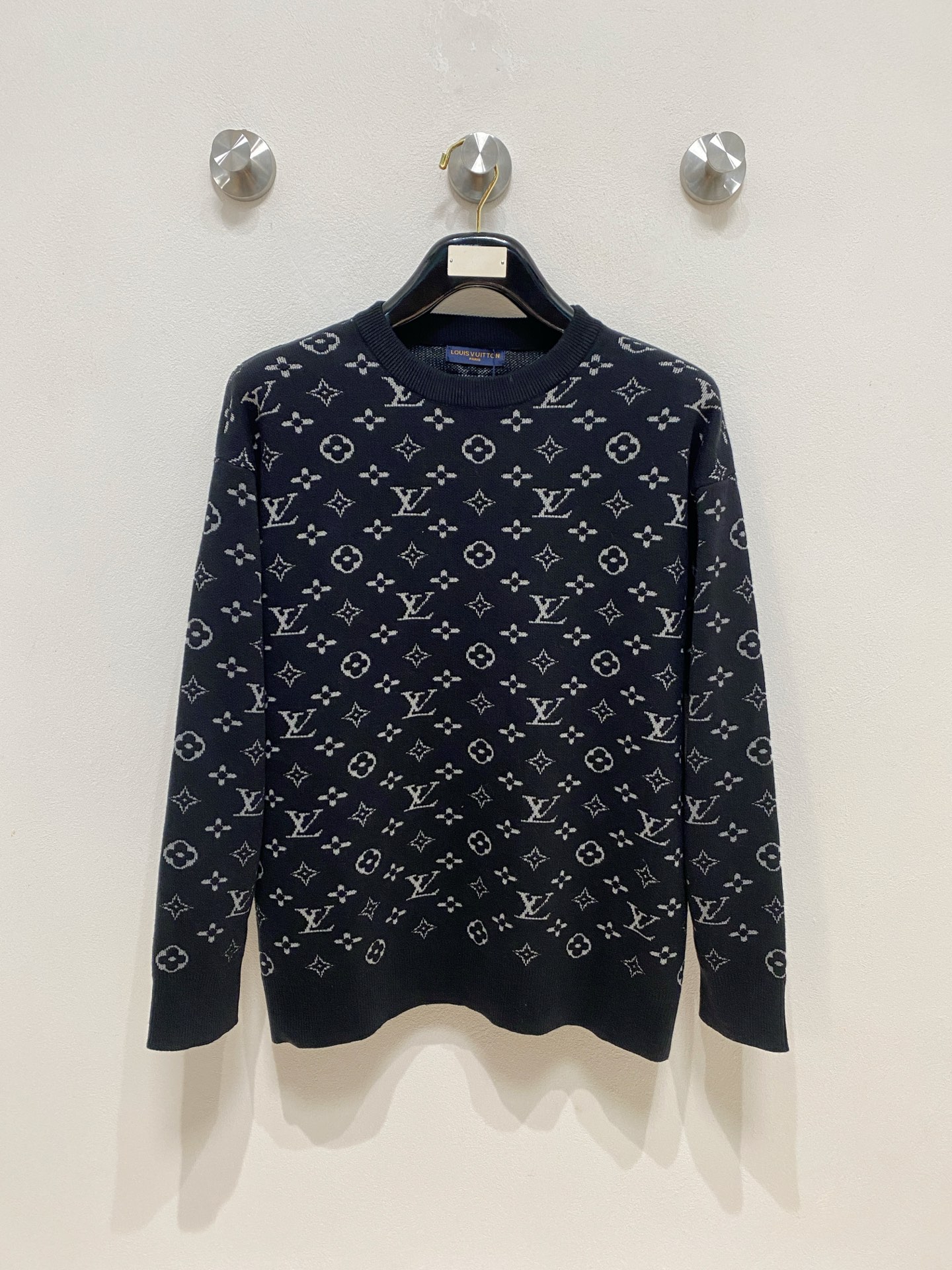 🌾 LV 2025新款 羊毛混纺 圆领 长袖 毛衣 羊毛衫 打底衫，高端版本！专柜定制面料 透气舒适度高