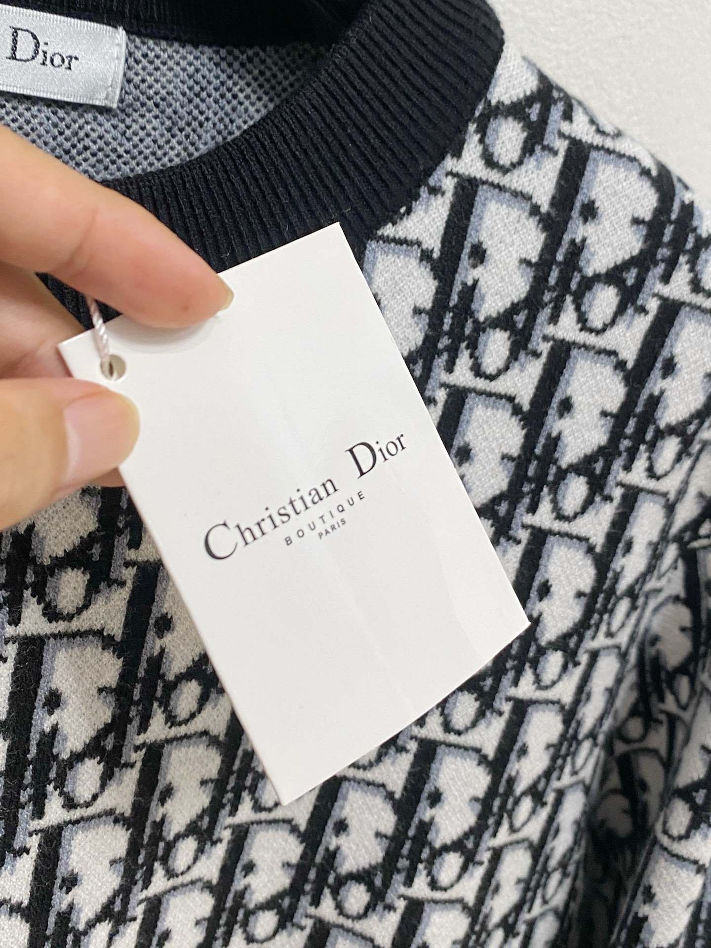 🌾 迪奥 2025新款 羊毛混纺 圆领 长袖 毛衣 羊毛衫 打底衫，高端版本！专柜定制面料 透气舒适度高