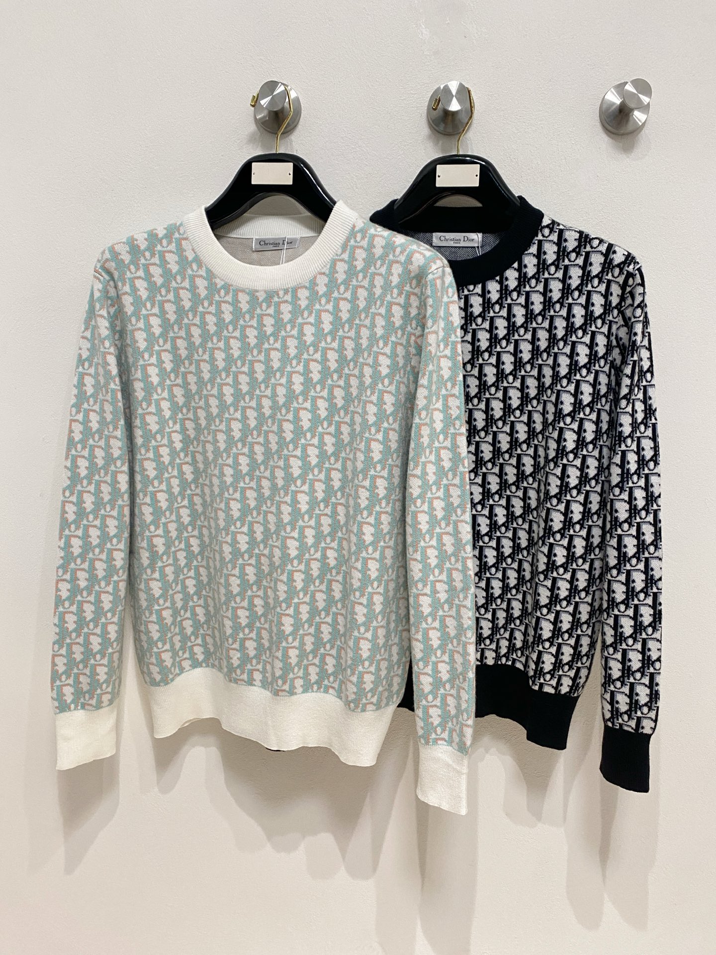 🌾 迪奥 2025新款 羊毛混纺 圆领 长袖 毛衣 羊毛衫 打底衫，高端版本！专柜定制面料 透气舒适度高