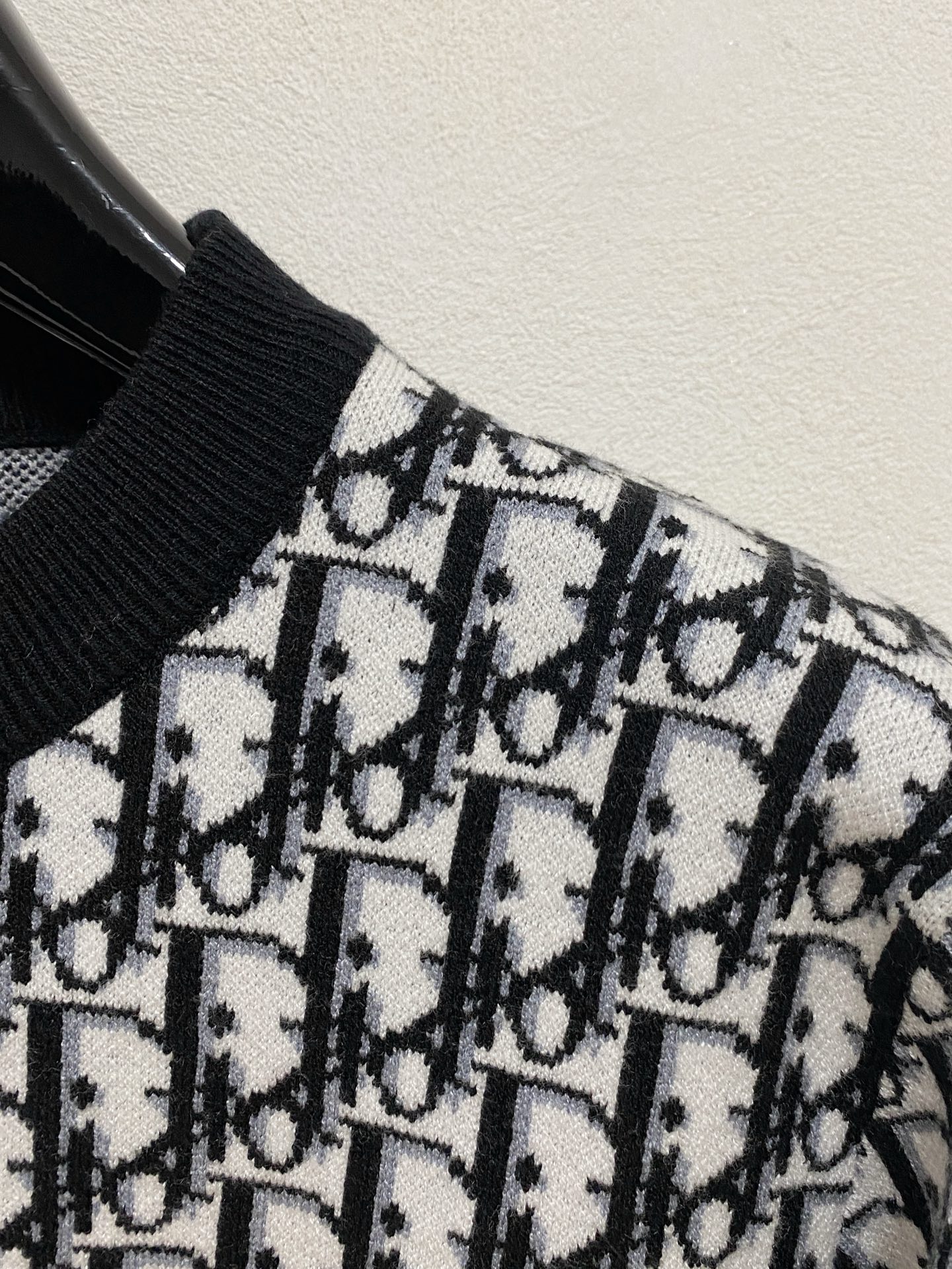 🌾 迪奥 2025新款 羊毛混纺 圆领 长袖 毛衣 羊毛衫 打底衫，高端版本！专柜定制面料 透气舒适度高