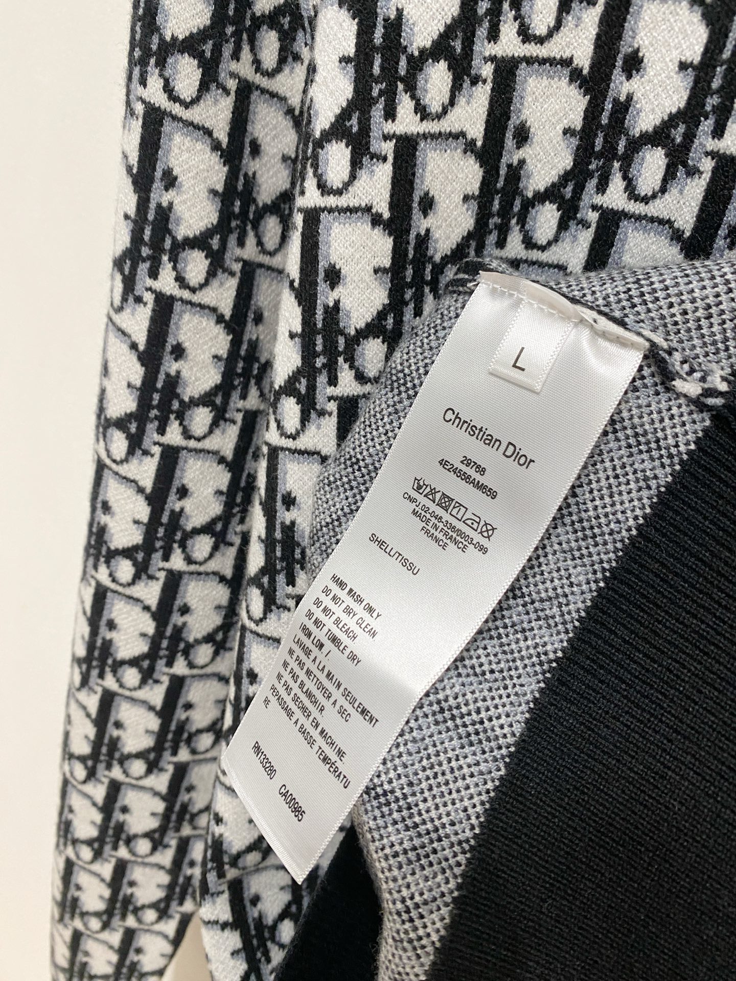 🌾 迪奥 2025新款 羊毛混纺 圆领 长袖 毛衣 羊毛衫 打底衫，高端版本！专柜定制面料 透气舒适度高