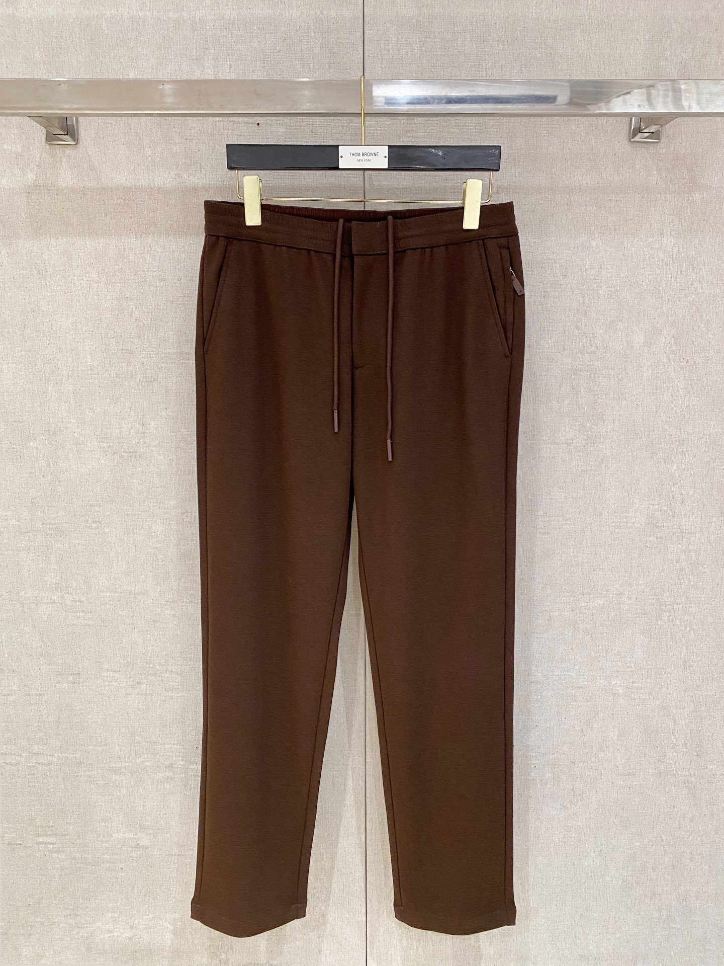 。顶级品质>专柜官网同步发售！辅料全部原版定制出品，贸易公司真品订单。高级定制进口面料，以天然植物纖維提