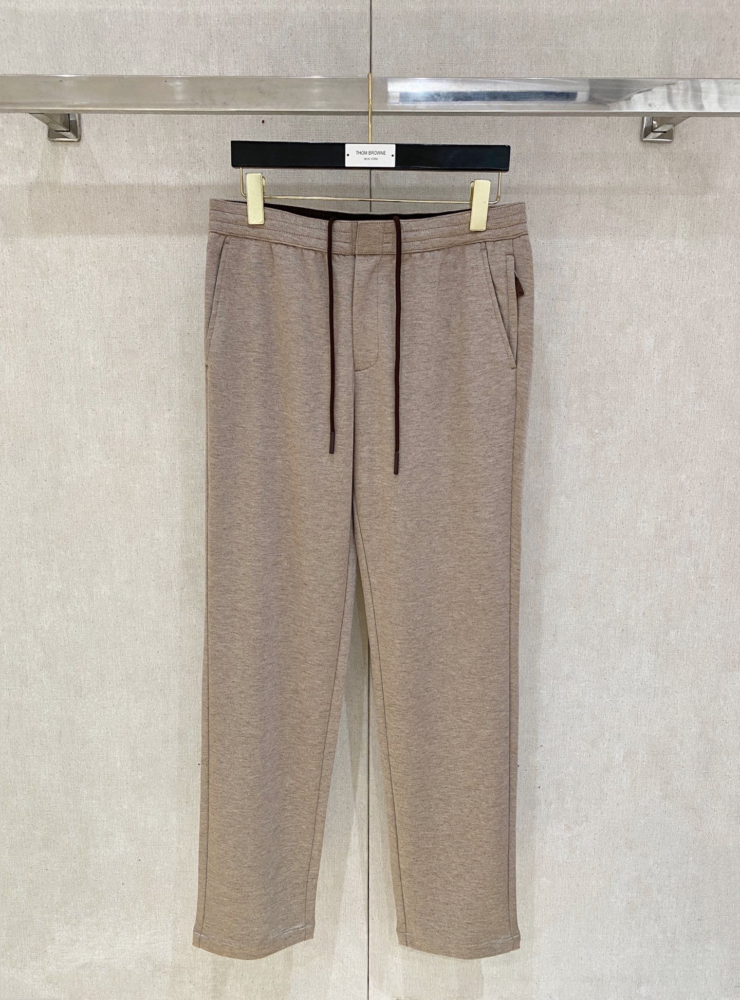 。顶级品质>专柜官网同步发售！辅料全部原版定制出品，贸易公司真品订单。高级定制进口面料，以天然植物纖維提