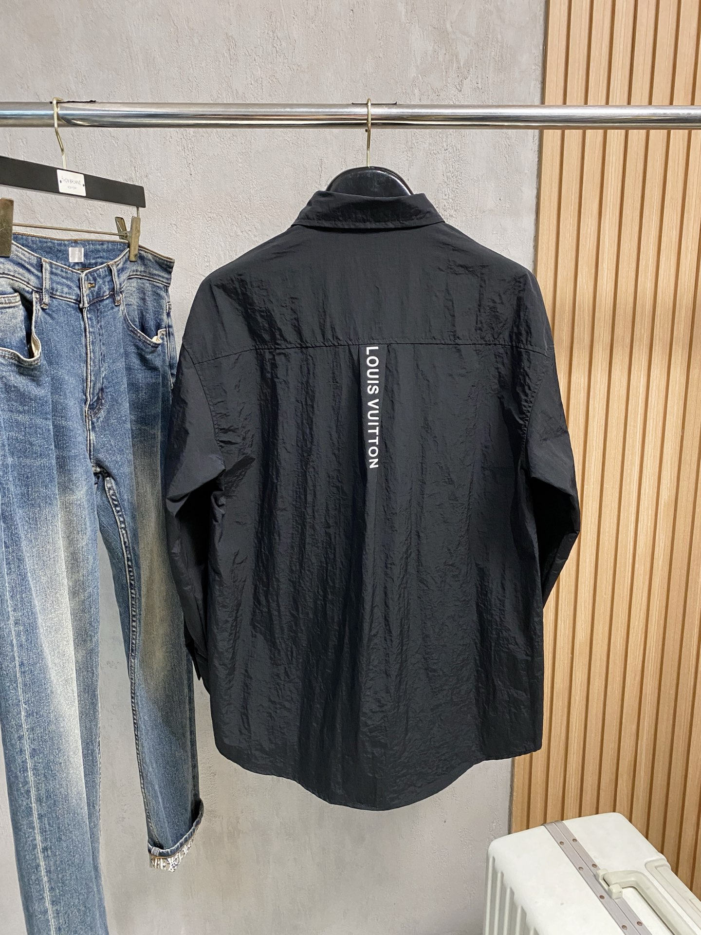 PLV 25ss秋冬【新品】专柜最新品衬衫外套，复古气息促进时尚质感.采用正面纽扣设计 传统衣领 传统胸