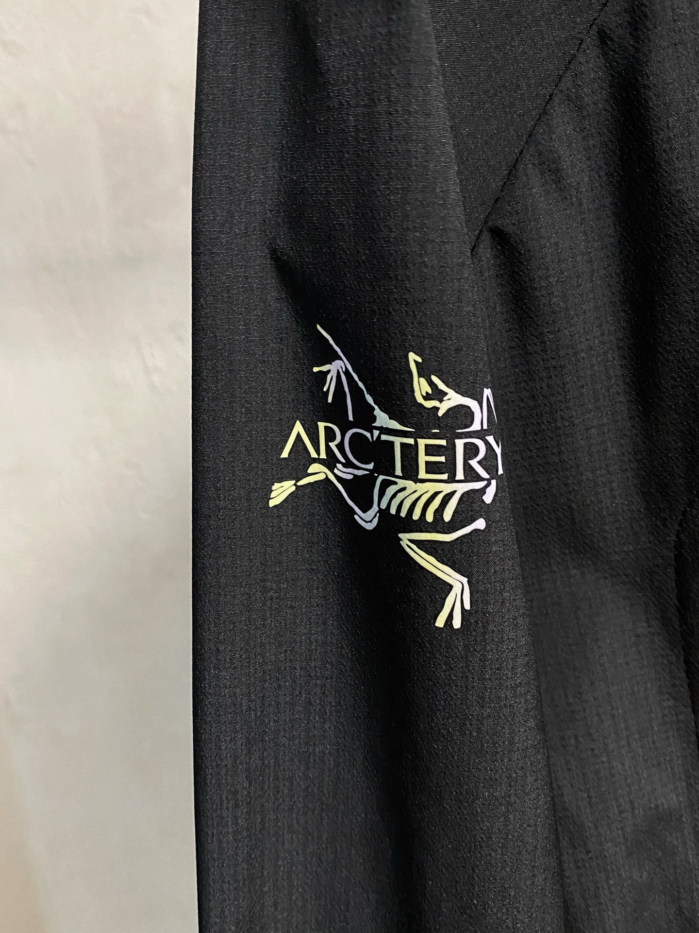 P始祖鸟25ss秋冬【新品】专柜最新品衬衫外套，复古气息促进时尚质感.采用正面纽扣设计 传统衣领 传统胸