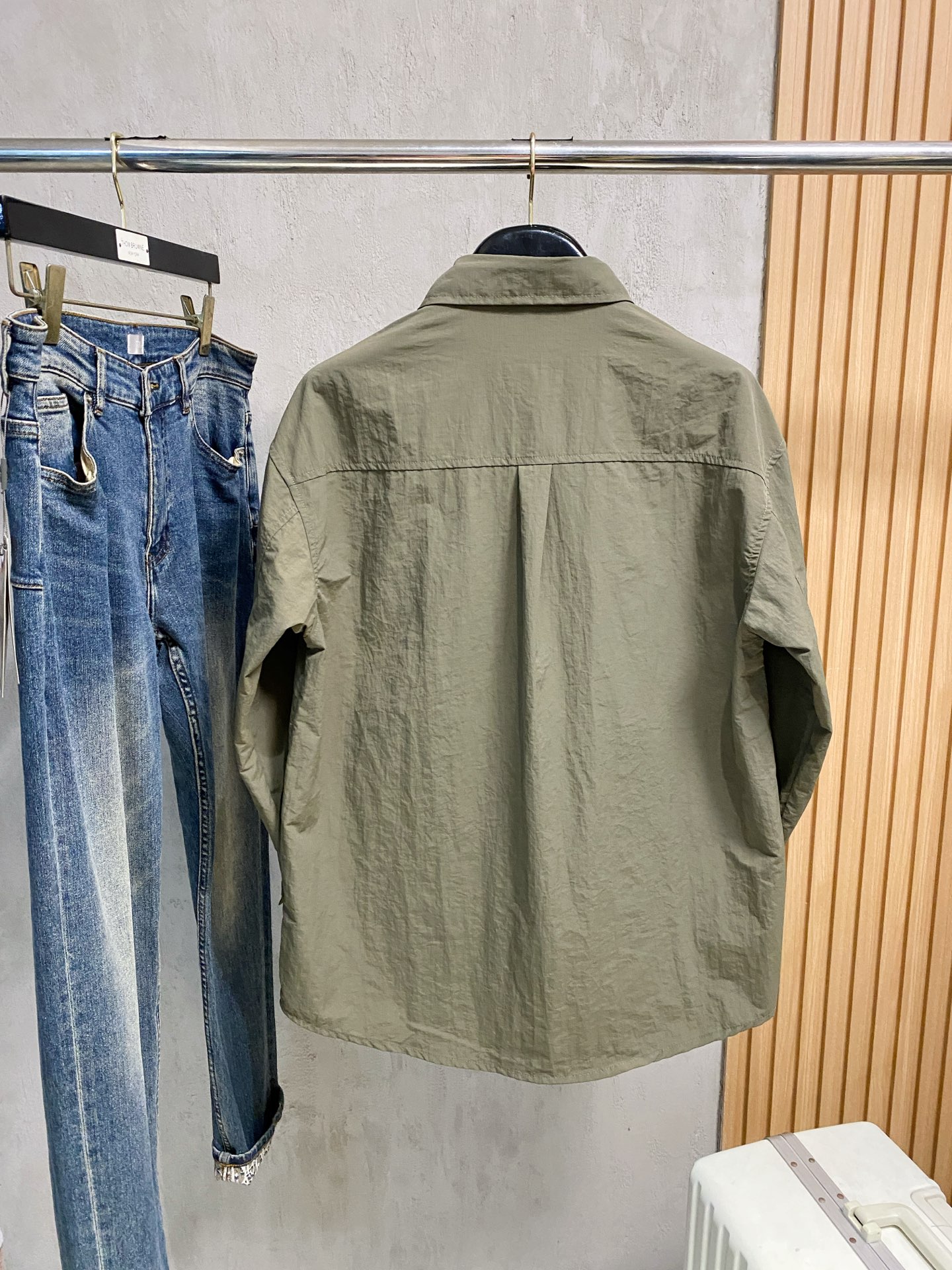 P巴宝莉25ss秋冬【新品】专柜最新品衬衫外套，复古气息促进时尚质感.采用正面纽扣设计 传统衣领 传统胸