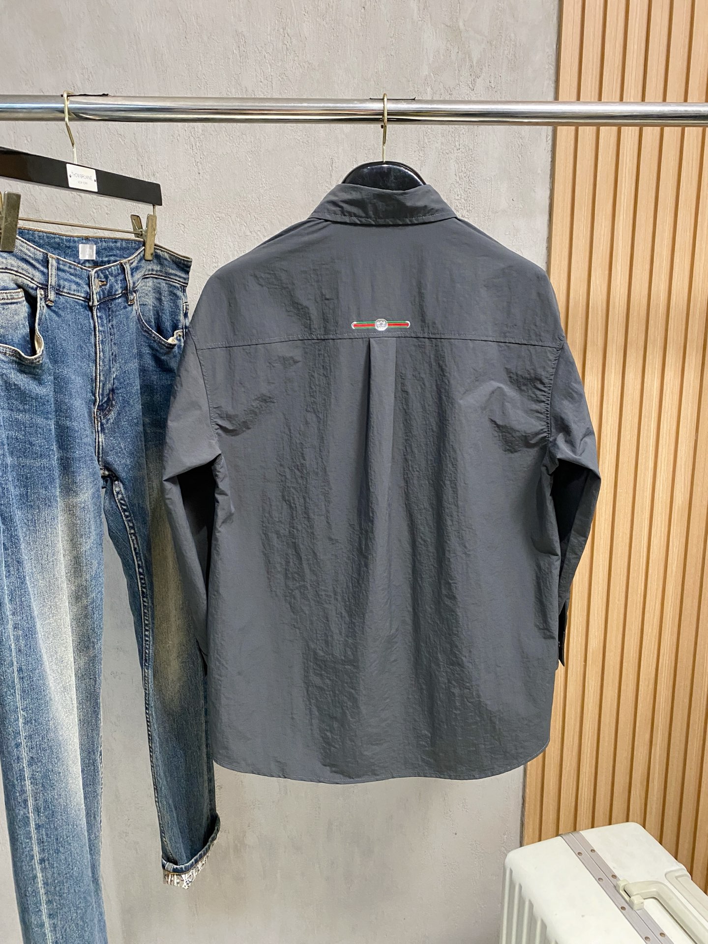 P古驰25ss秋冬【新品】专柜最新品衬衫外套，复古气息促进时尚质感.采用正面纽扣设计 传统衣领 传统胸前