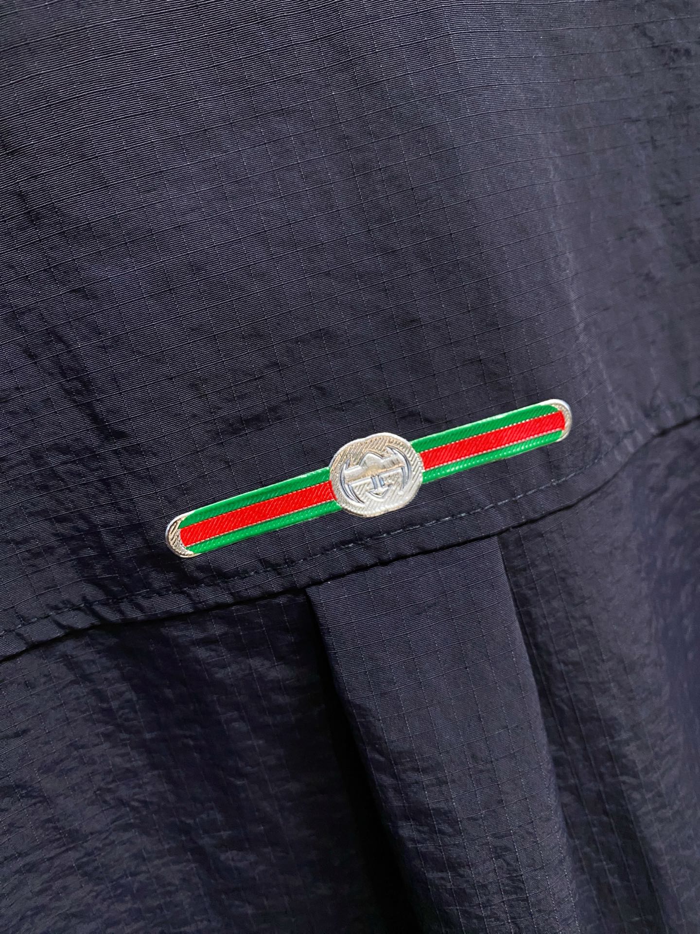 P古驰25ss秋冬【新品】专柜最新品衬衫外套，复古气息促进时尚质感.采用正面纽扣设计 传统衣领 传统胸前