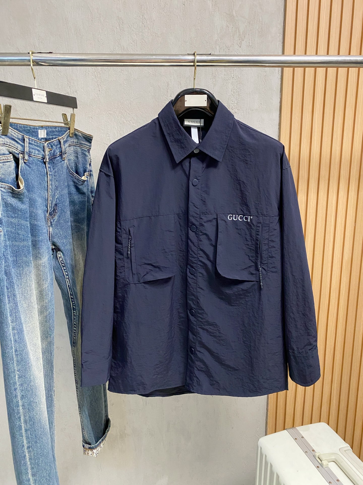P古驰25ss秋冬【新品】专柜最新品衬衫外套，复古气息促进时尚质感.采用正面纽扣设计 传统衣领 传统胸前