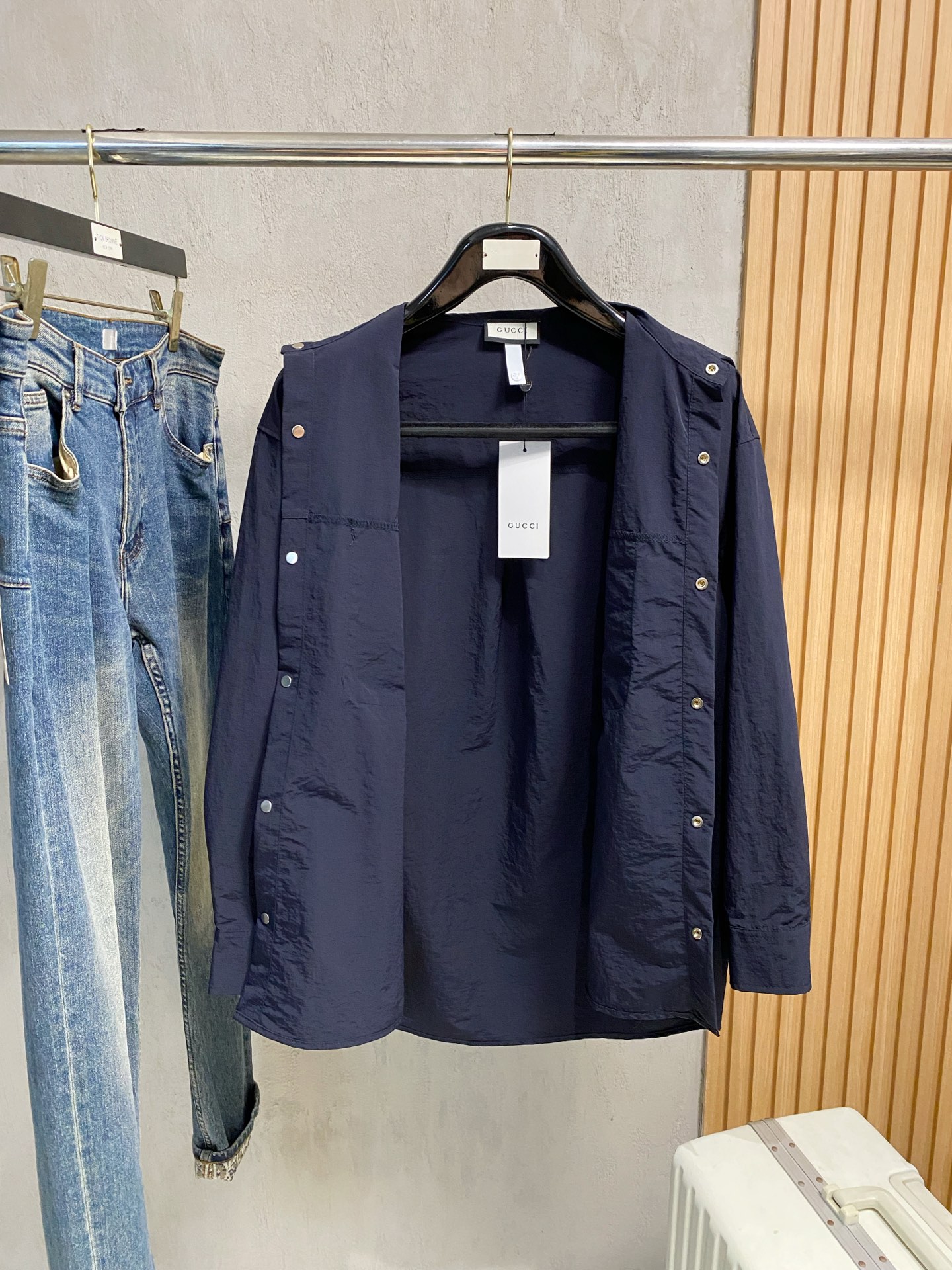 P古驰25ss秋冬【新品】专柜最新品衬衫外套，复古气息促进时尚质感.采用正面纽扣设计 传统衣领 传统胸前