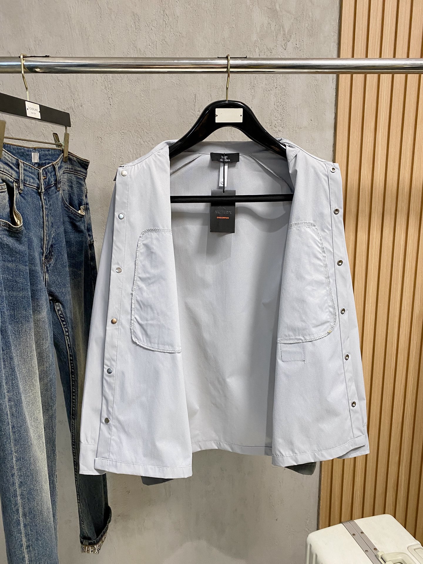 P始祖鸟25ss秋冬【新品】专柜最新品衬衫外套，复古气息促进时尚质感.采用正面纽扣设计 传统衣领 传统胸