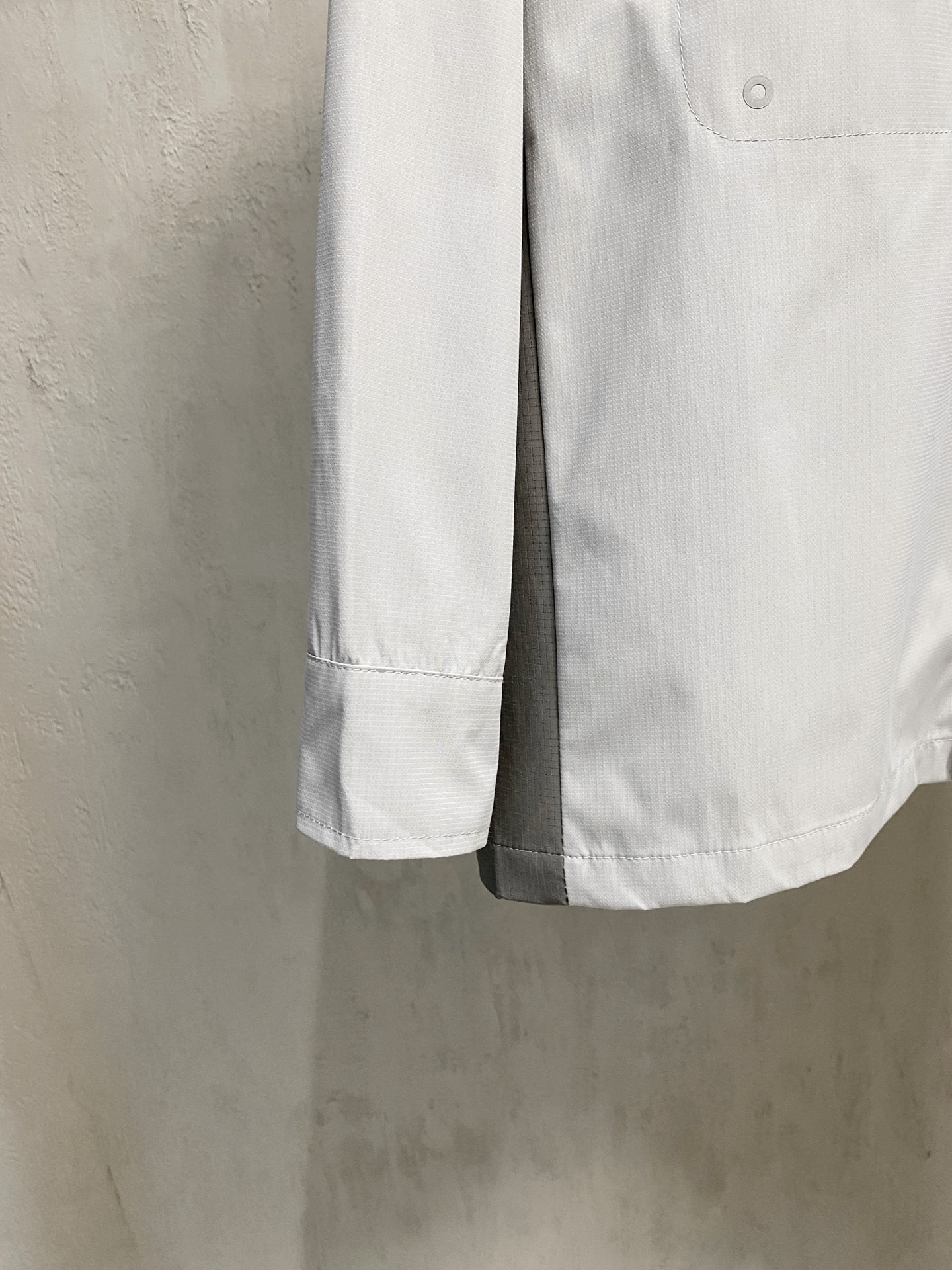 P始祖鸟25ss秋冬【新品】专柜最新品衬衫外套，复古气息促进时尚质感.采用正面纽扣设计 传统衣领 传统胸