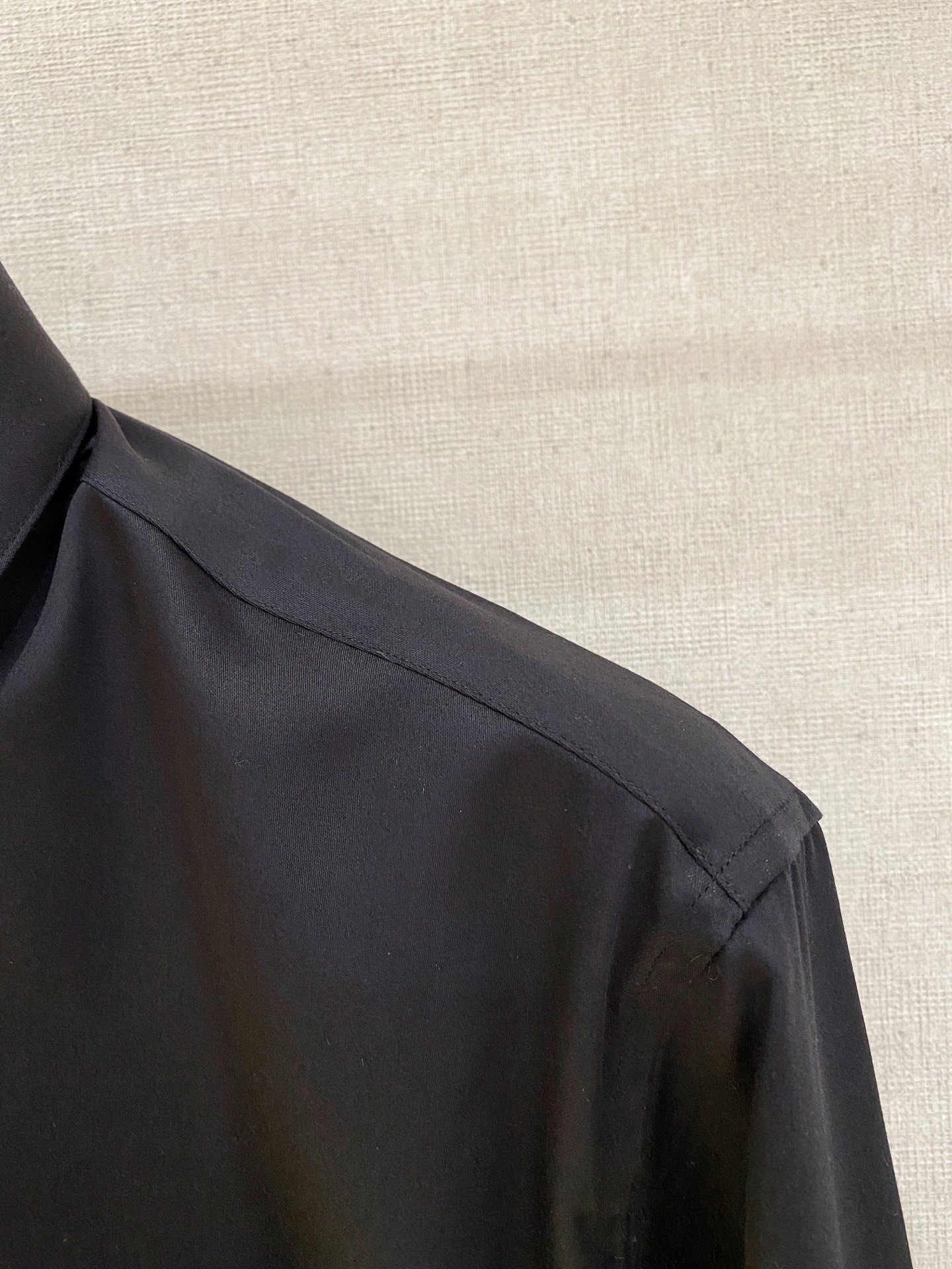 🌾退换🔥 强势上新，新款不断！！！新款衬衫，高级面料高级做工，顶级品质！！！S一XXLS穿125左右m穿