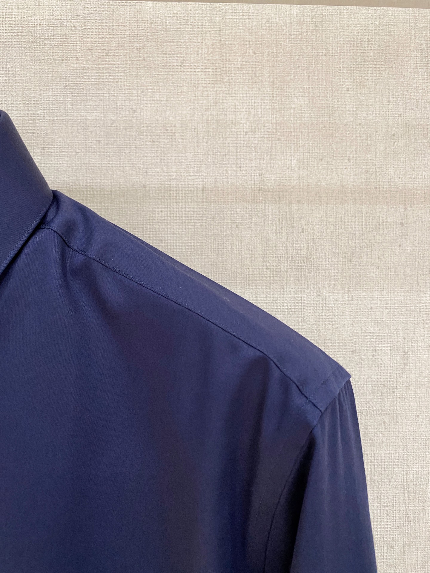 🌾退换🔥 强势上新，新款不断！！！新款衬衫，高级面料高级做工，顶级品质！！！S一XXLS穿125左右m穿