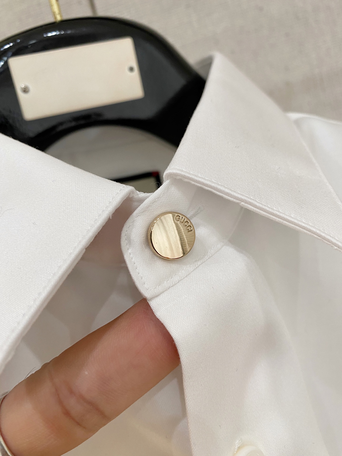 🌾退换🔥 强势上新，新款不断！！！新款衬衫，高级面料高级做工，顶级品质！！！S一XXLS穿125左右m穿