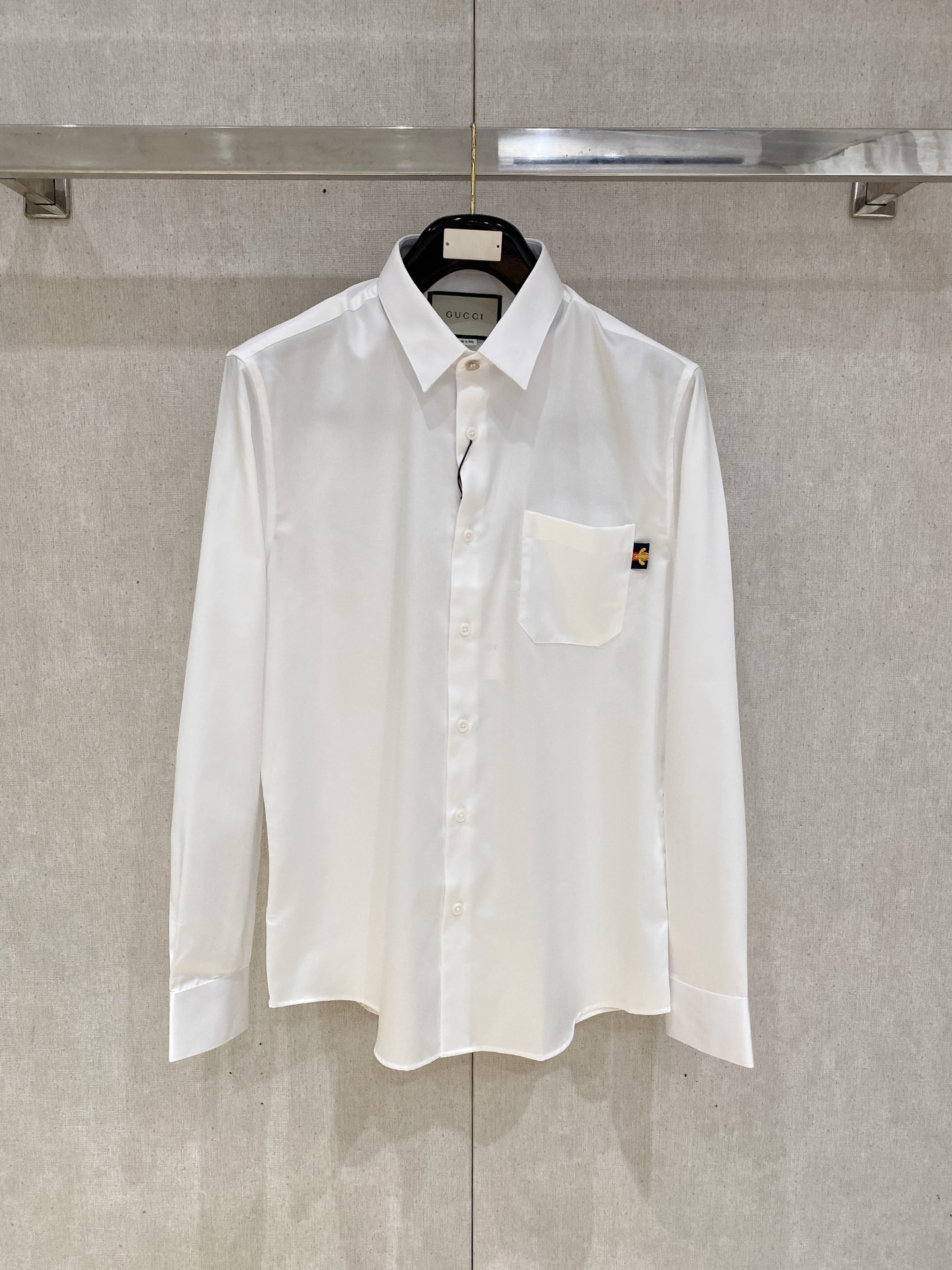 🌾退换🔥 强势上新，新款不断！！！新款衬衫，高级面料高级做工，顶级品质！！！S一XXLS穿125左右m穿