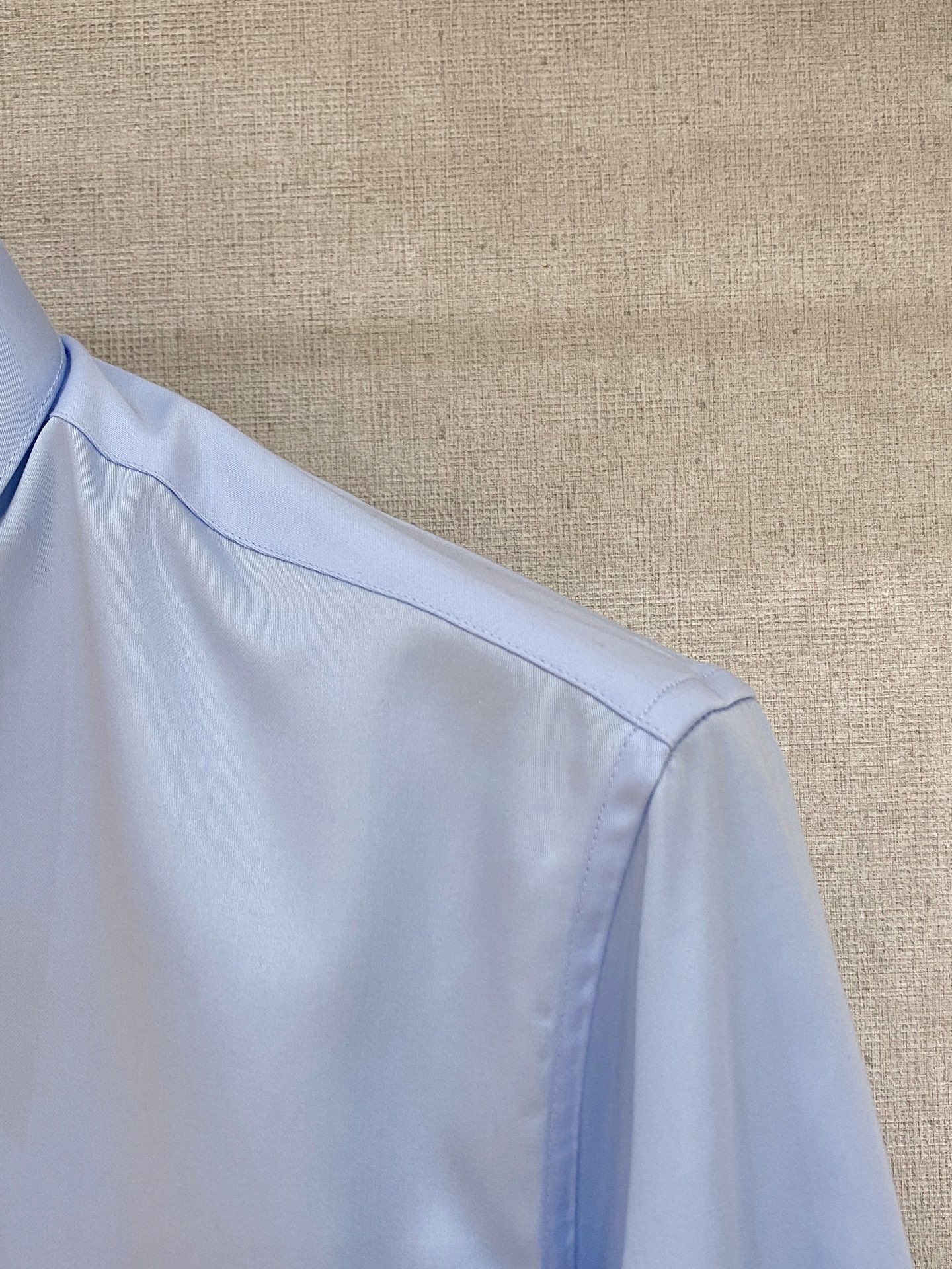 🌾退换🔥 强势上新，新款不断！！！新款衬衫，高级面料高级做工，顶级品质！！！S一XXLS穿125左右m穿