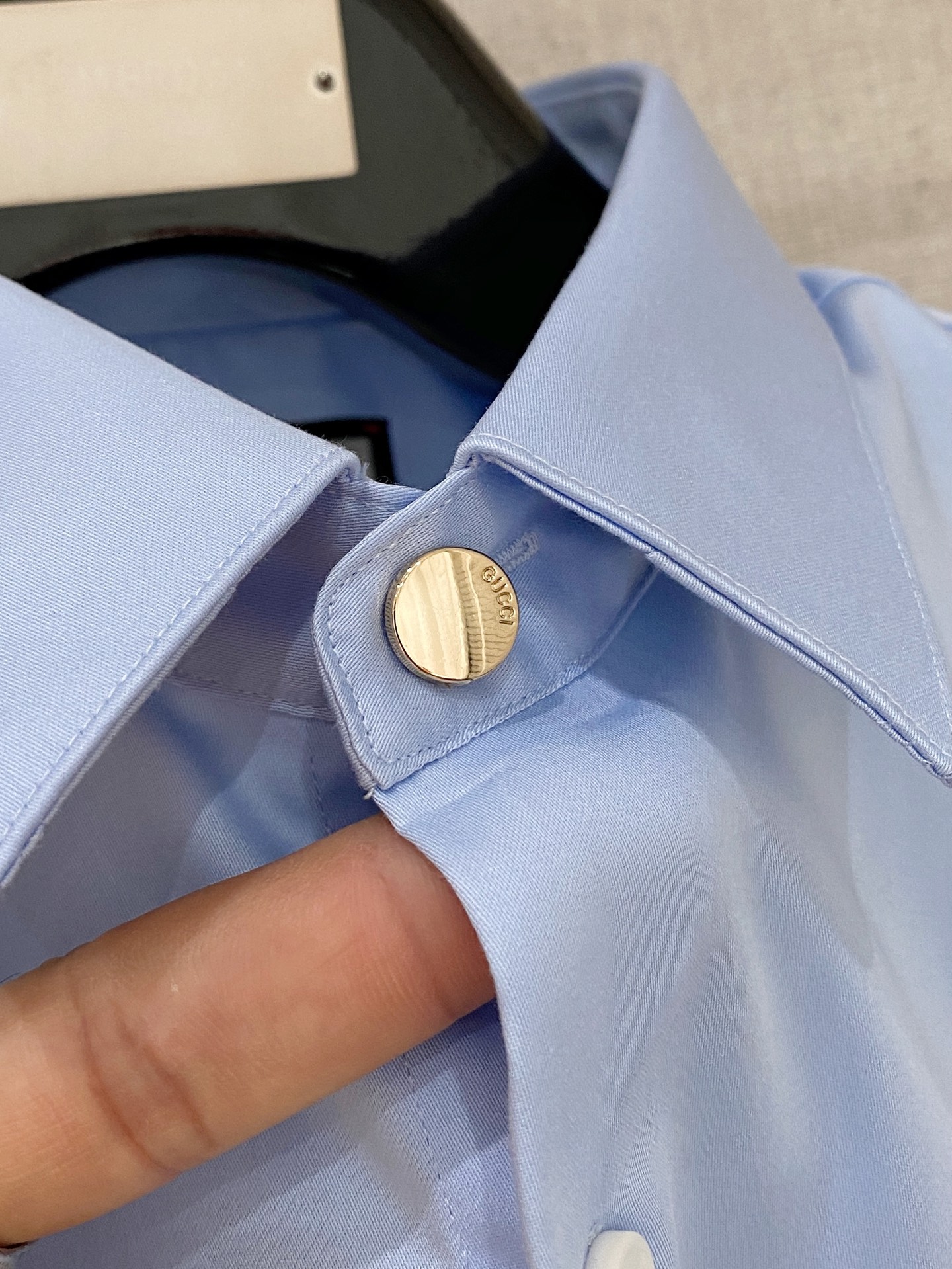 🌾退换🔥 强势上新，新款不断！！！新款衬衫，高级面料高级做工，顶级品质！！！S一XXLS穿125左右m穿