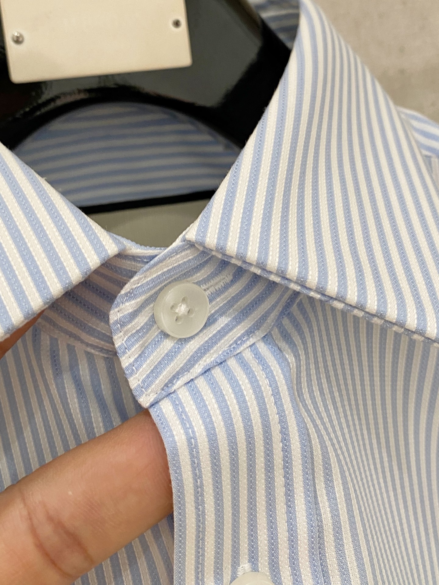 🌾退换🔥 强势上新，新款不断！！！新款衬衫，高级面料高级做工，顶级品质！！！S一XXLS穿125左右m穿