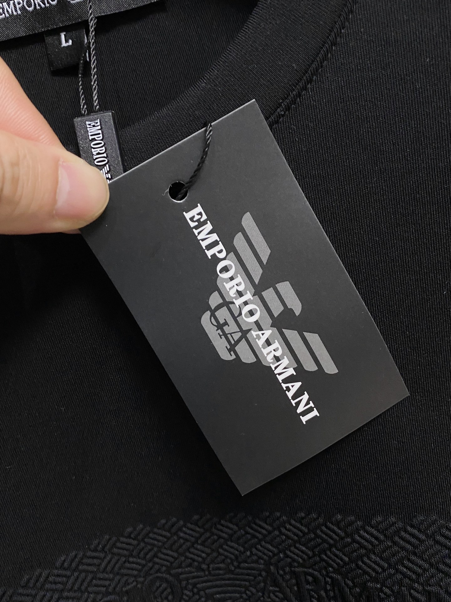 P阿玛尼25ss秋季【新品】新款贸易订单圆领长袖打底衫长袖T恤网红款！上身舒适透气，不僵硬，整体有着丰富