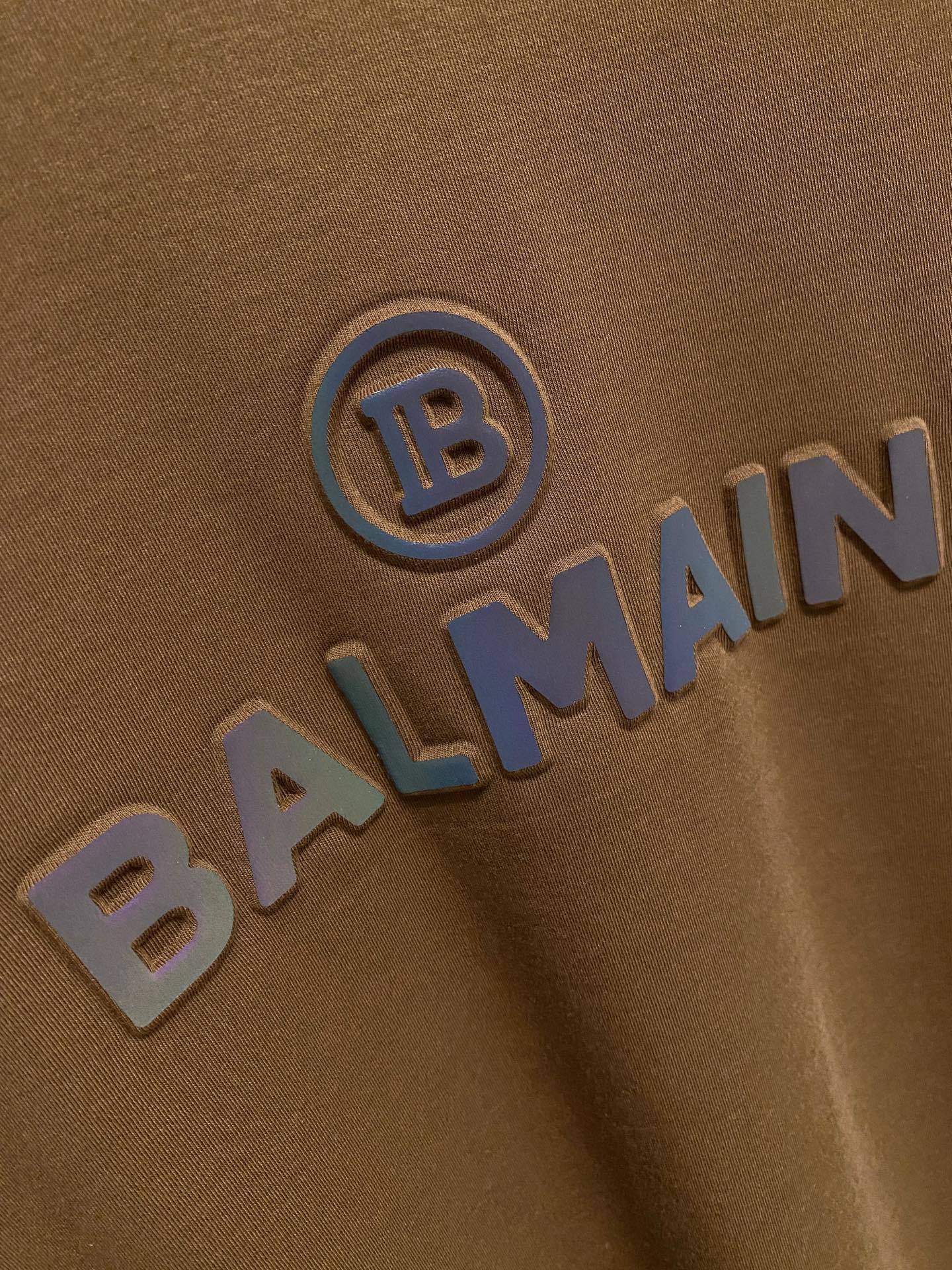 P巴利25ss秋季【新品】新款贸易订单圆领长袖打底衫长袖T恤网红款！上身舒适透气，不僵硬，整体有着丰富的