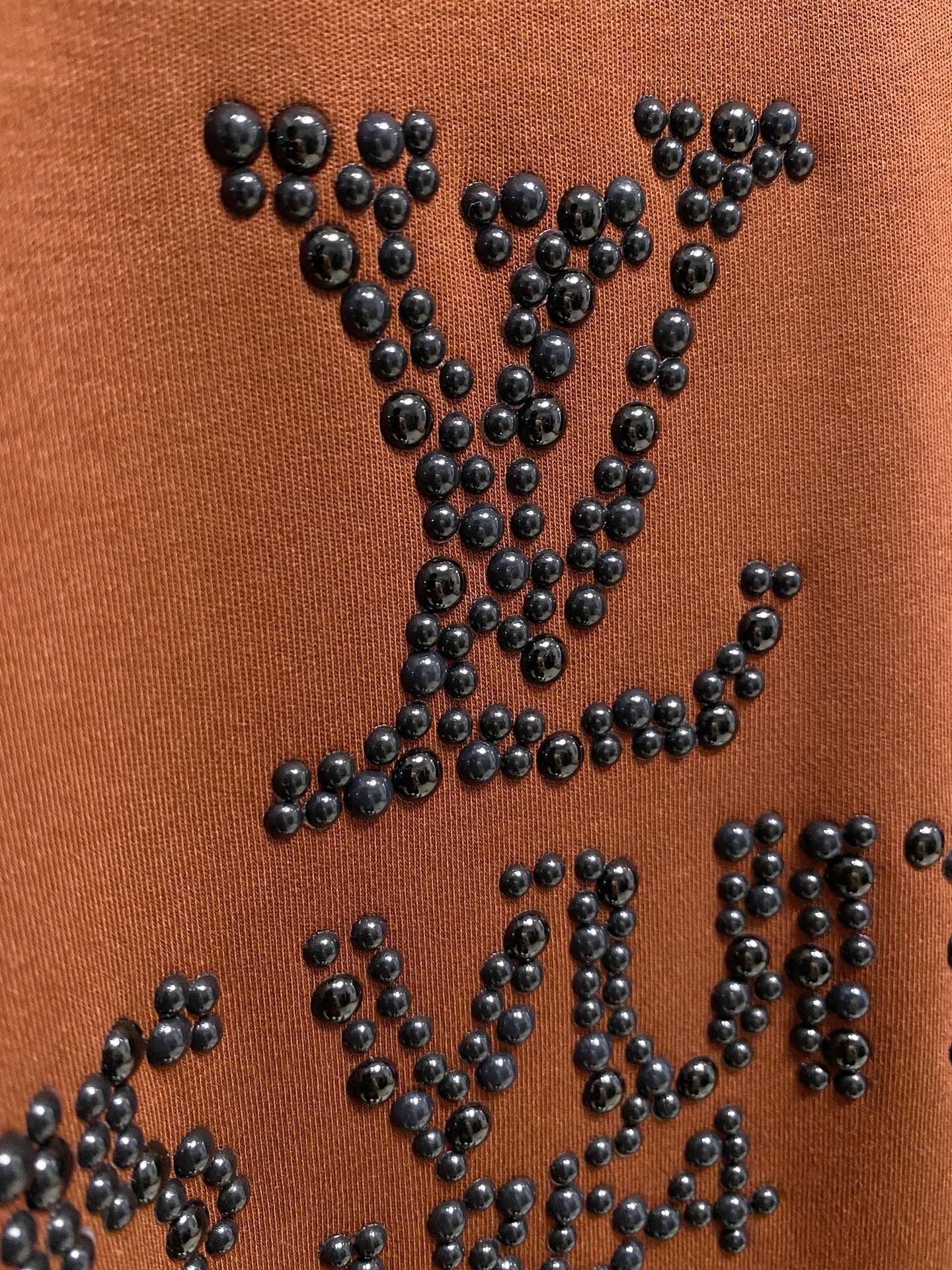 PLV 25ss秋季【新品】新款贸易订单圆领长袖打底衫长袖T恤网红款！上身舒适透气，不僵硬，整体有着丰富