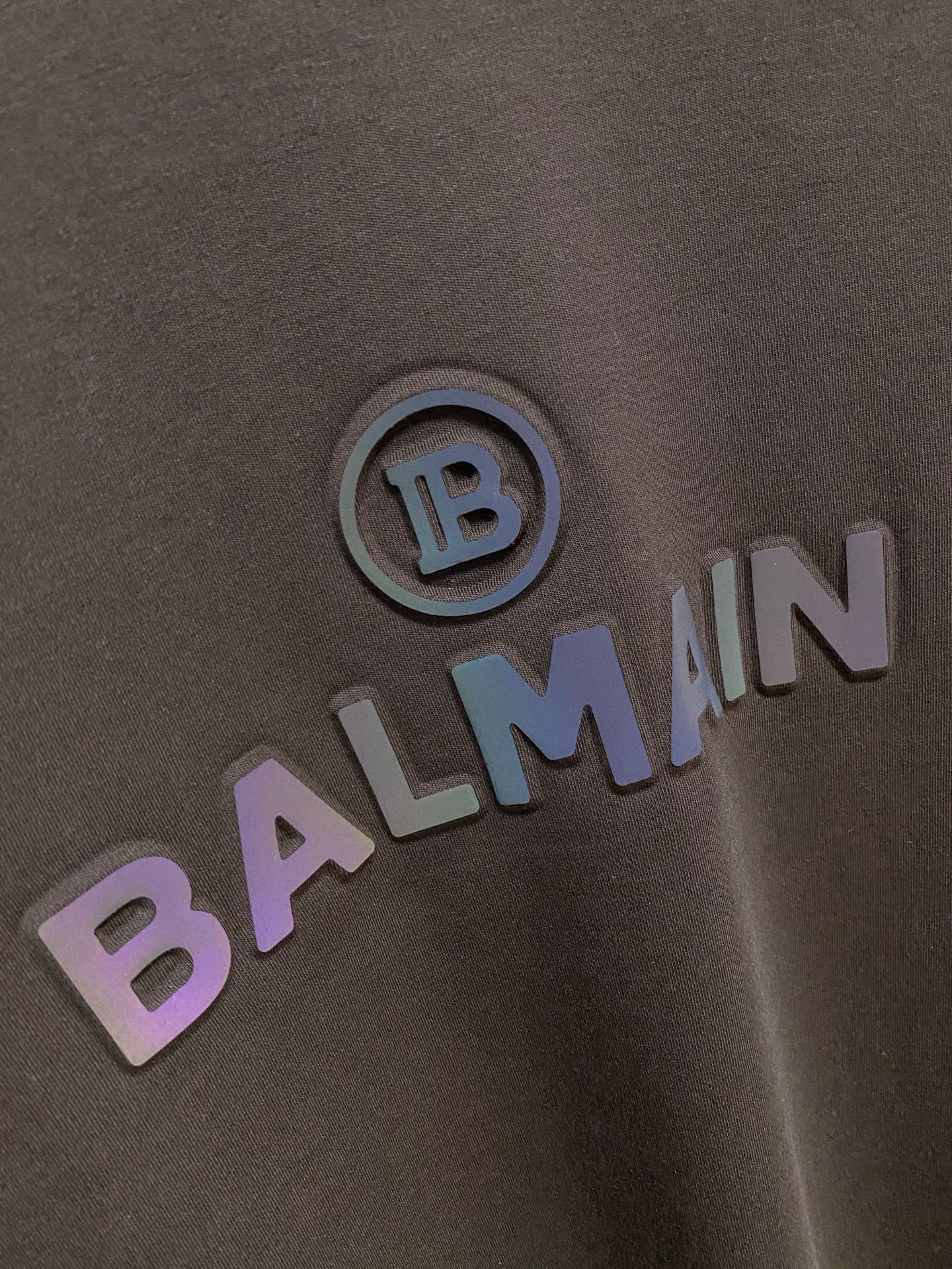 P巴利25ss秋季【新品】新款贸易订单圆领长袖打底衫长袖T恤网红款！上身舒适透气，不僵硬，整体有着丰富的