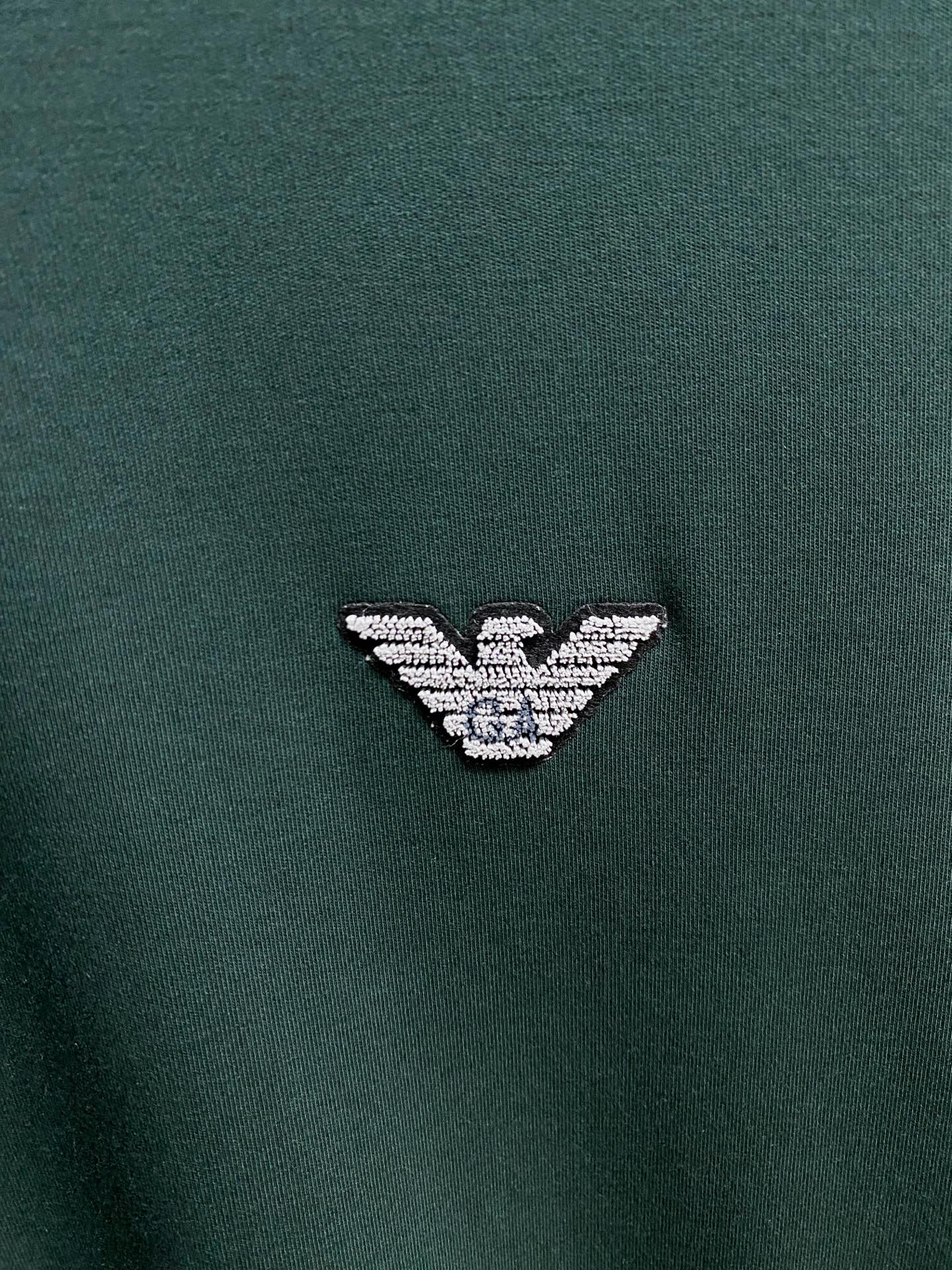 P阿玛尼25ss秋季【新品】新款贸易订单圆领长袖打底衫长袖T恤网红款！上身舒适透气，不僵硬，整体有着丰富